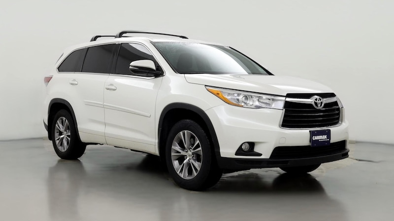 2015 Toyota Highlander LE Hero Image