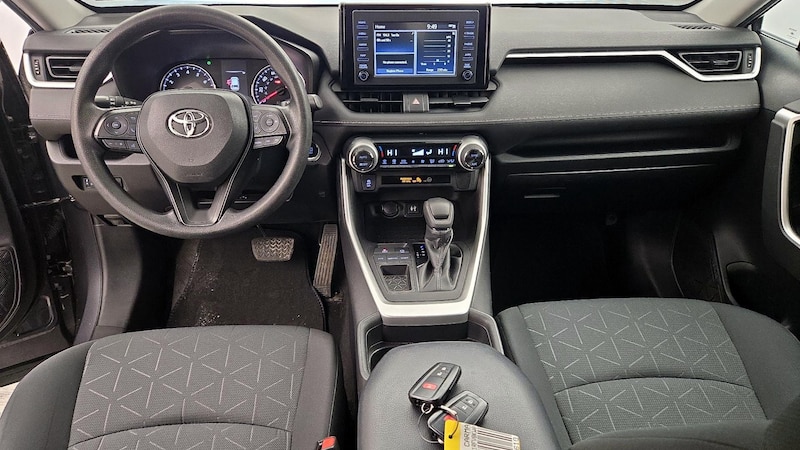 2019 Toyota RAV4 XLE 9