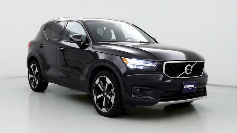 2021 Volvo XC40 T5 Momentum Hero Image