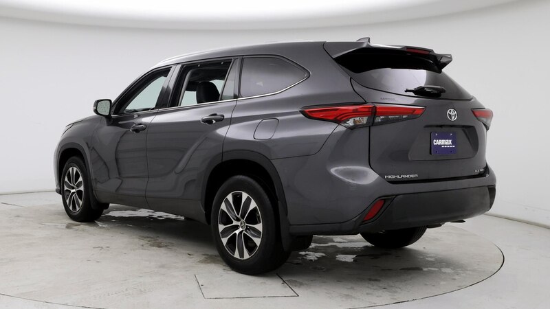 2022 Toyota Highlander XLE 2