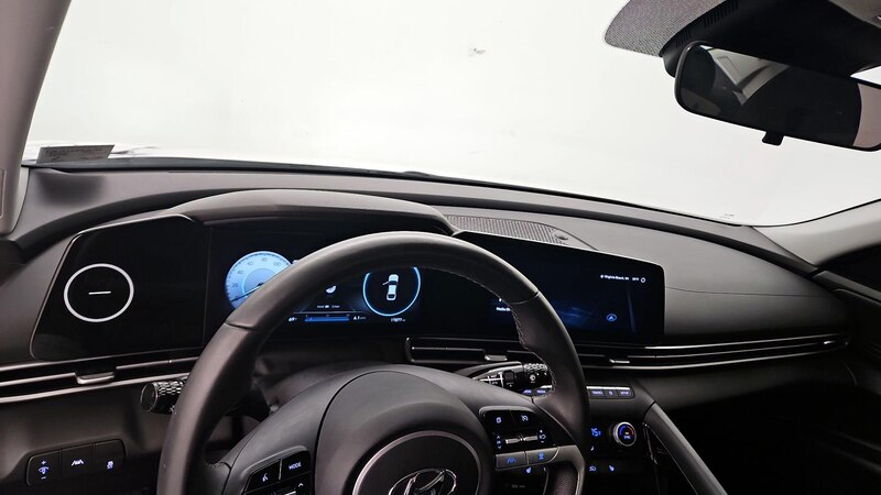 2023 Hyundai Elantra SEL 9
