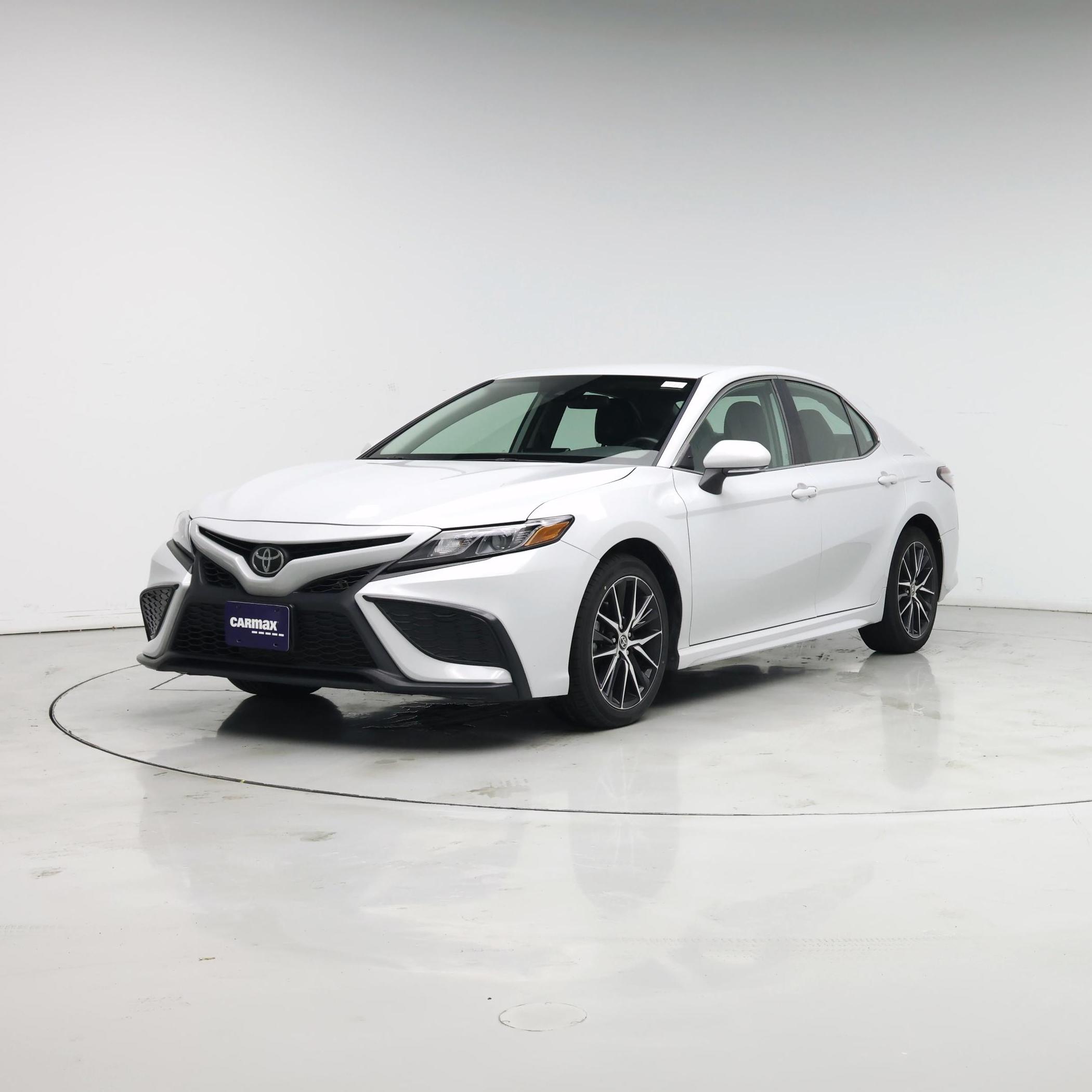 Thumbnail: 2022 Toyota Camry - 4