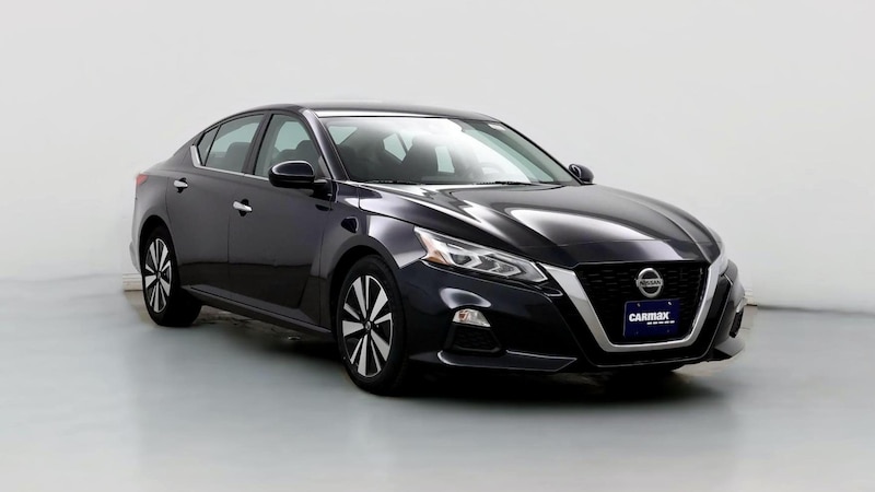 2022 Nissan Altima SV Hero Image