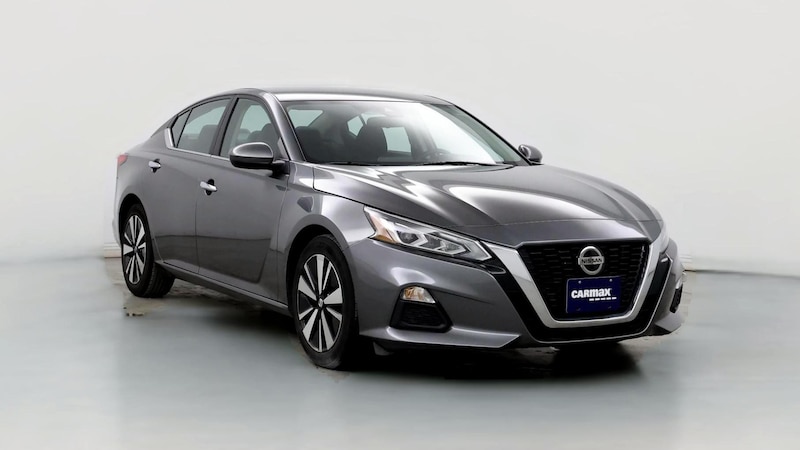 2022 Nissan Altima SV Hero Image