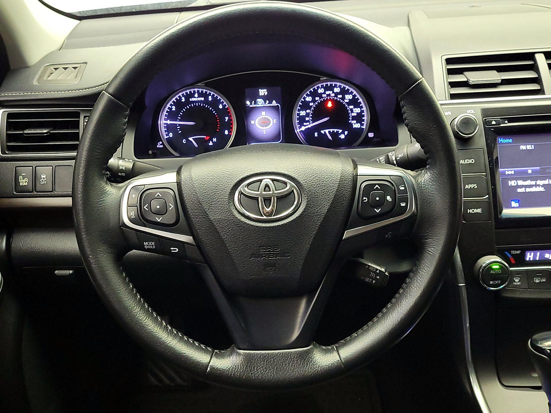 Thumbnail: 2015 Toyota Camry - 10
