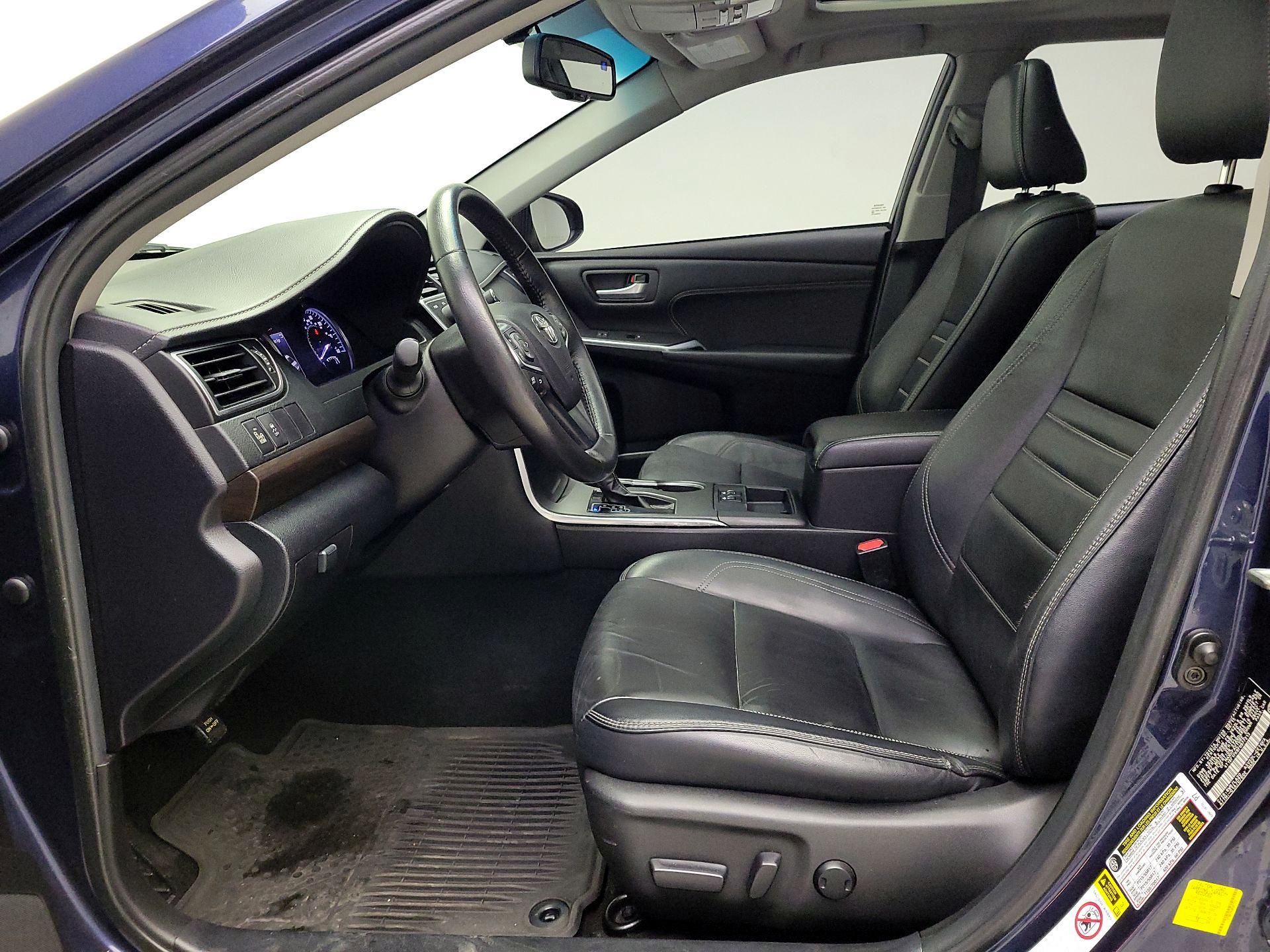 Thumbnail: 2015 Toyota Camry - 11