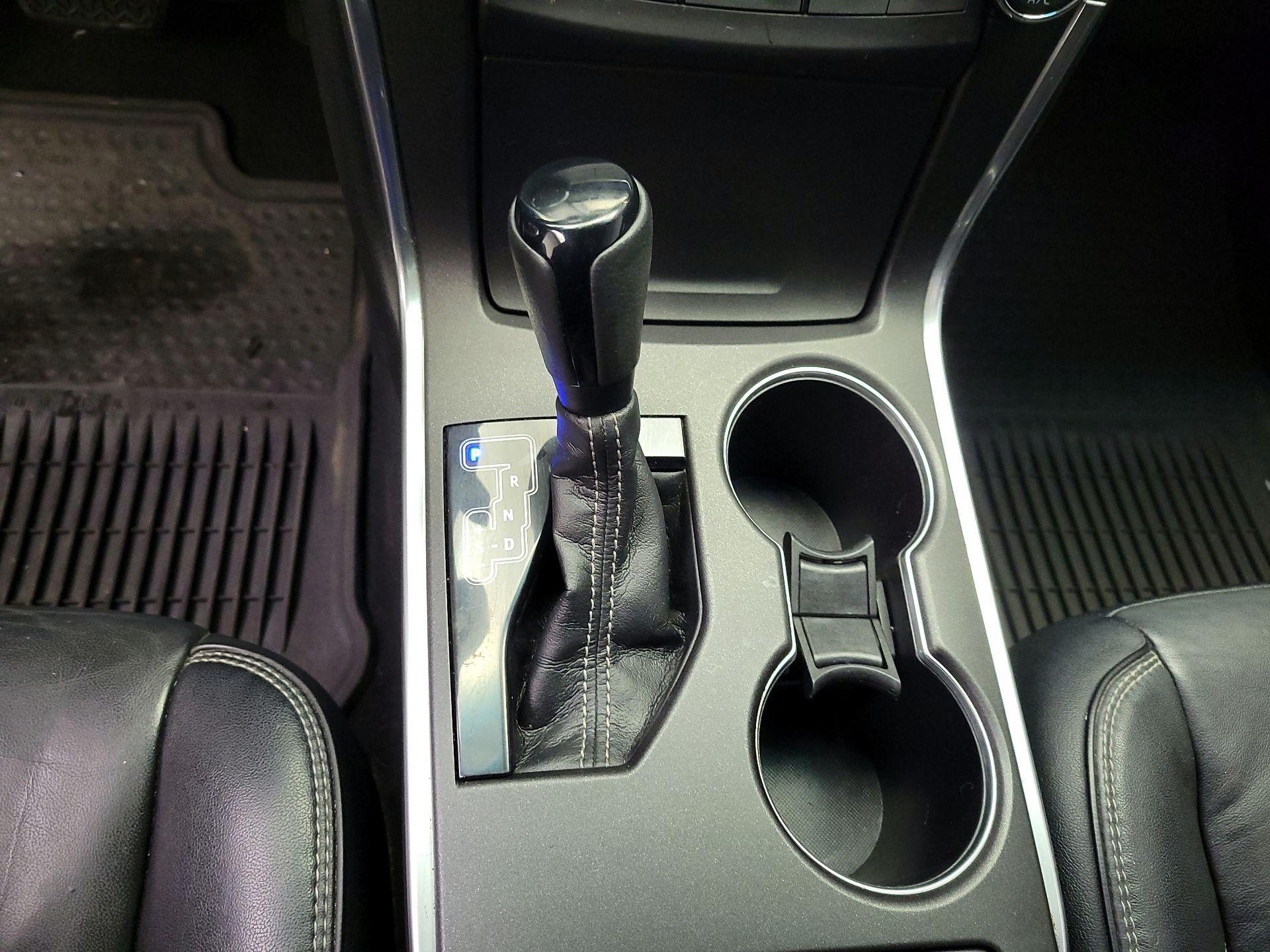 Thumbnail: 2015 Toyota Camry - 18