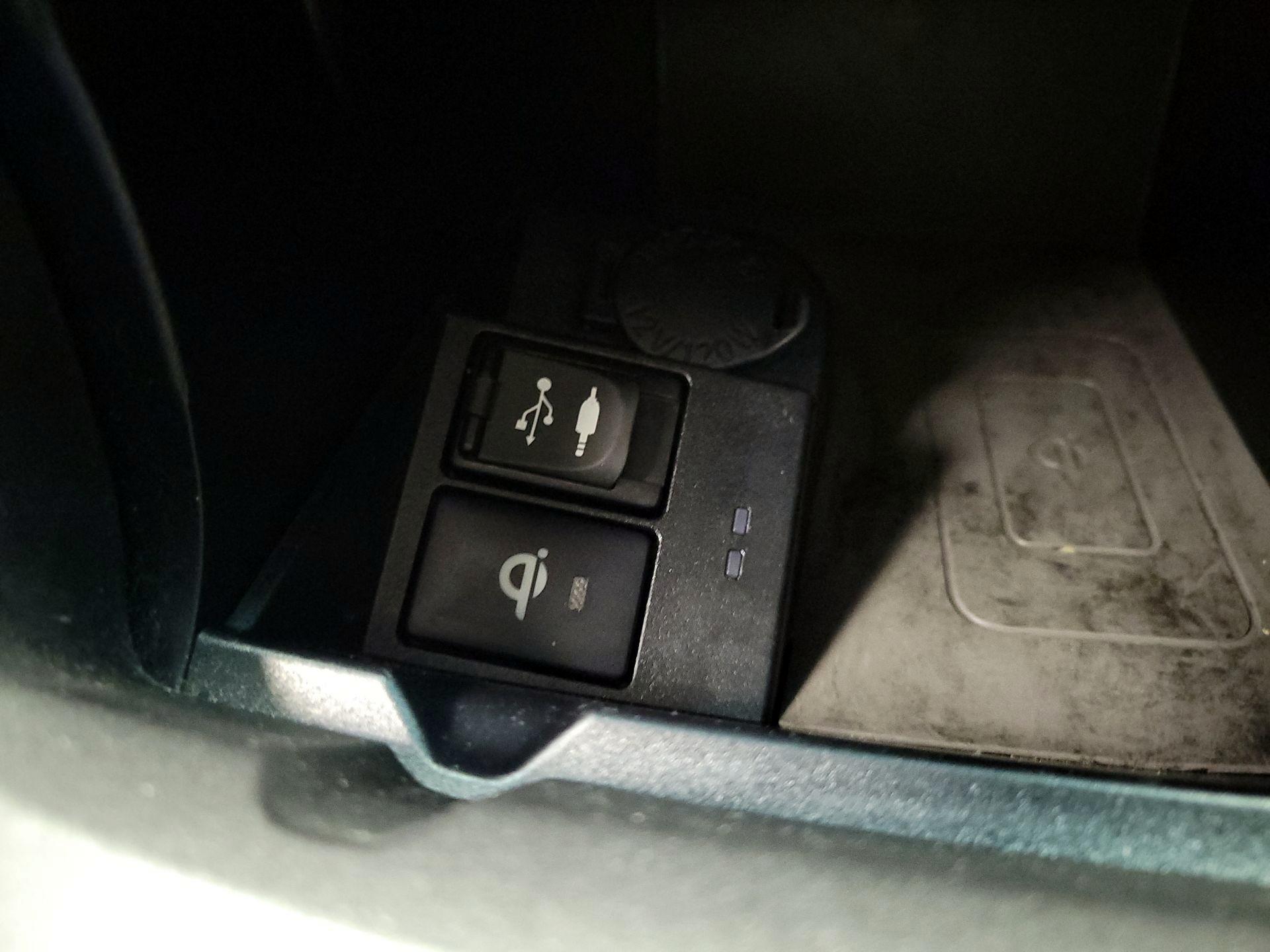 Thumbnail: 2015 Toyota Camry - 19