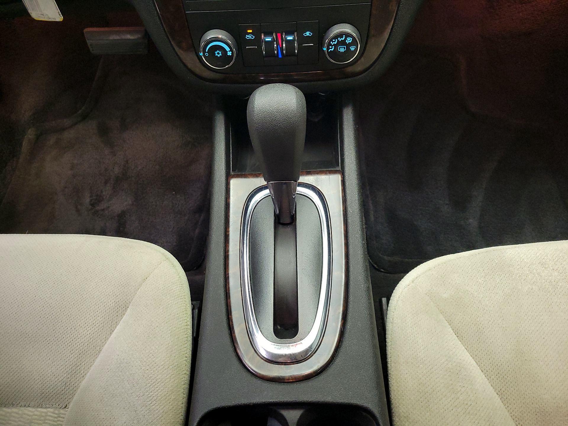 Thumbnail: 2016 Chevrolet Impala - 16