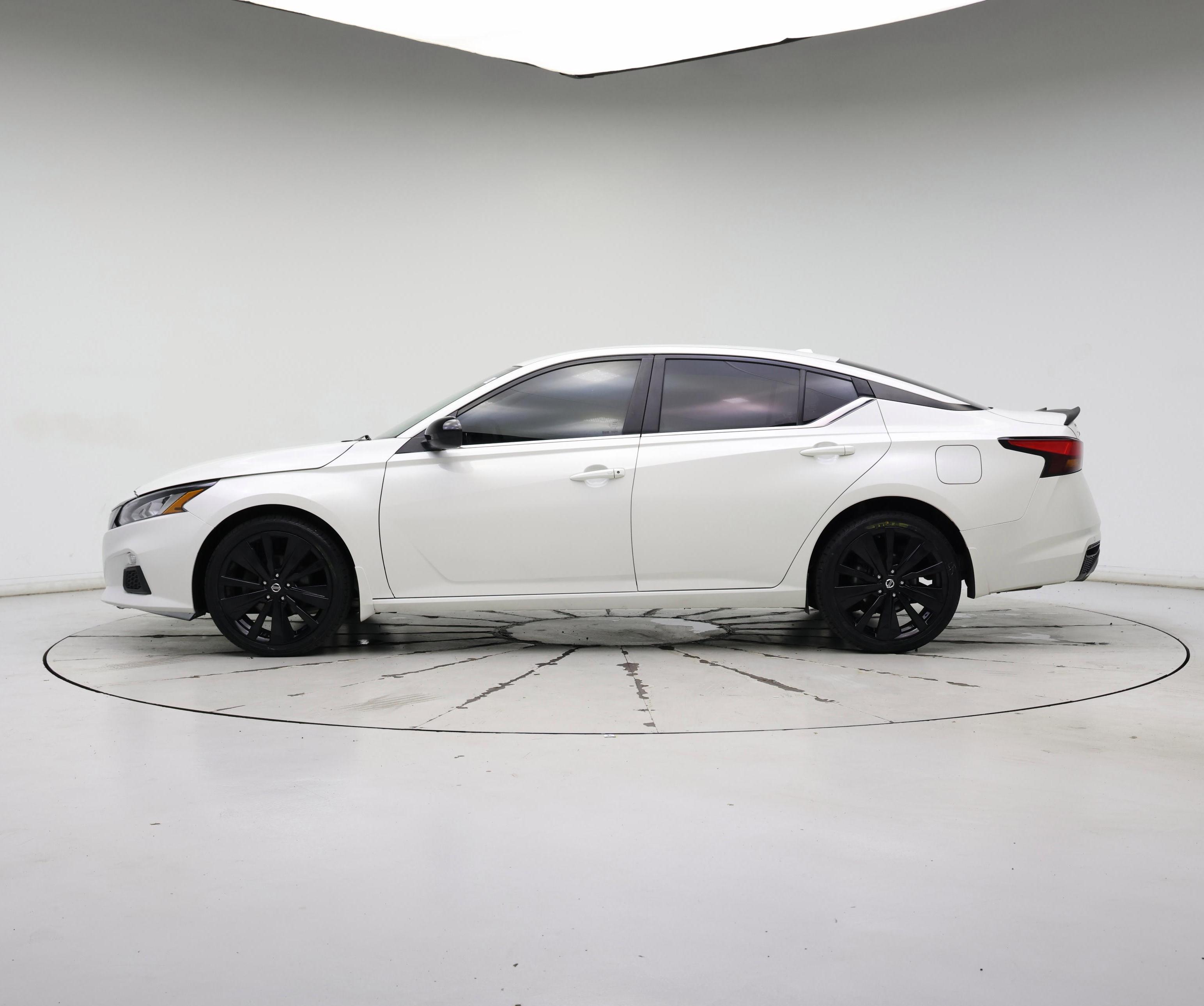 Thumbnail: 2021 Nissan Altima - 3