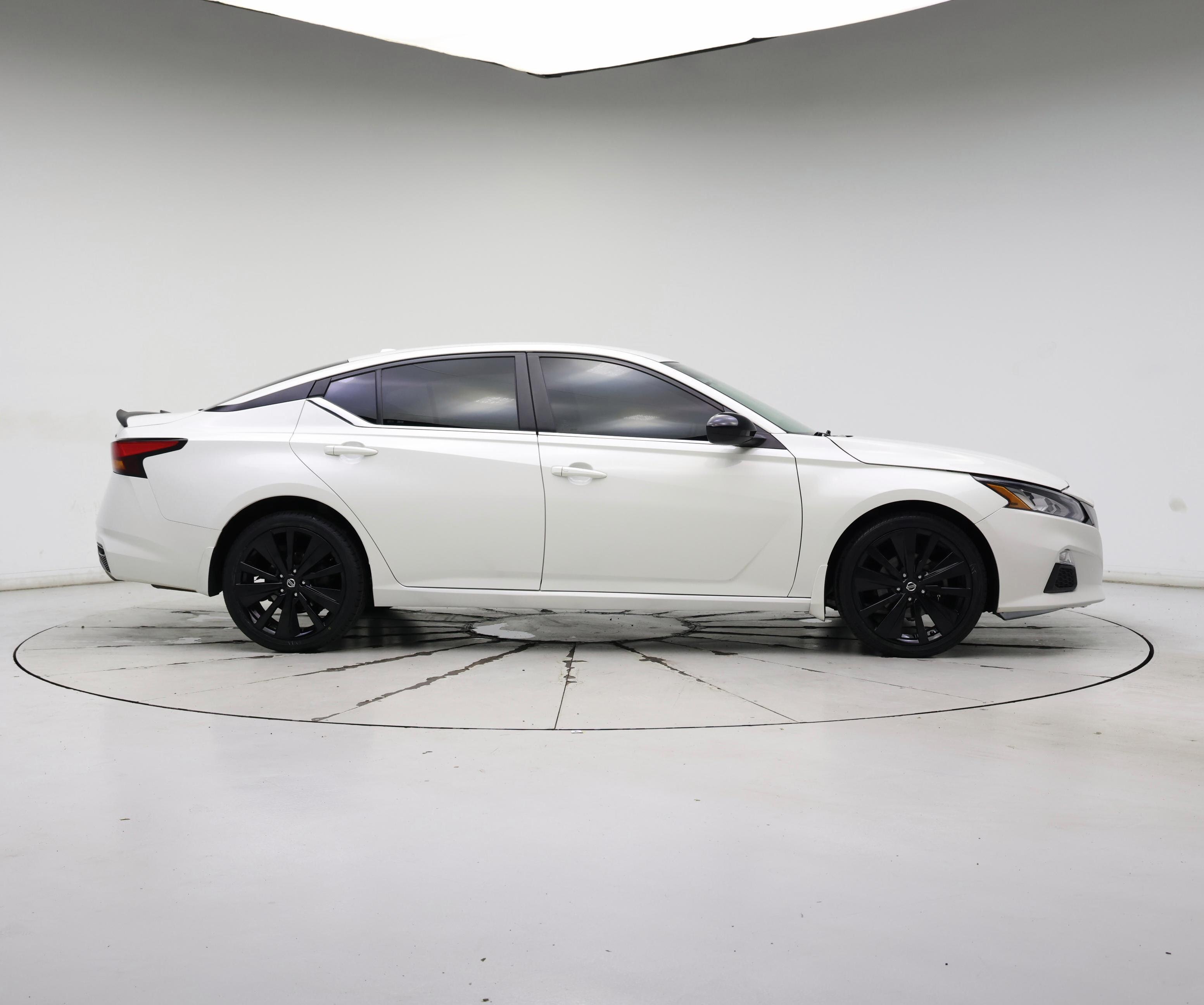 Thumbnail: 2021 Nissan Altima - 7