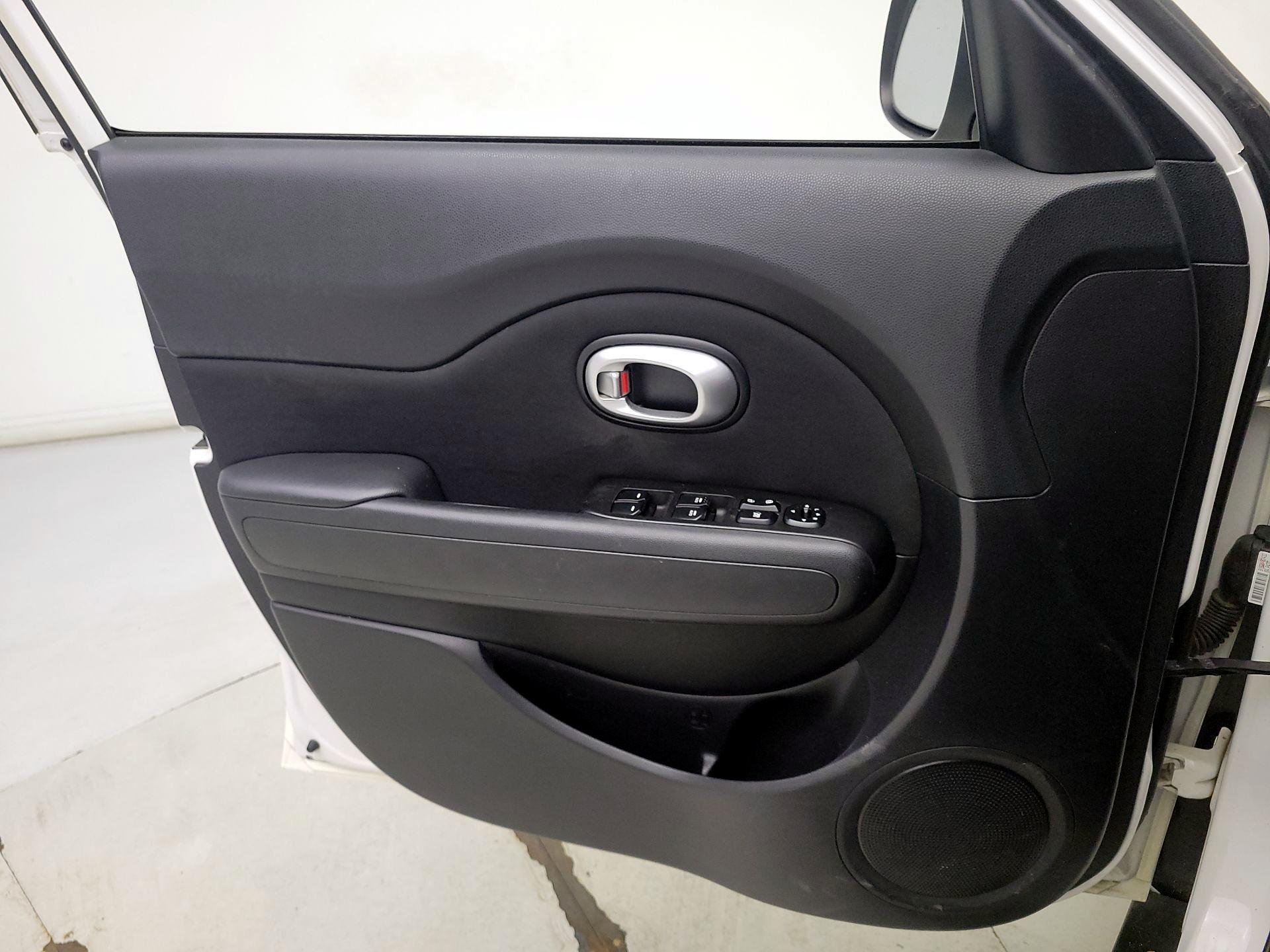 Thumbnail: 2014 Kia Soul - 12