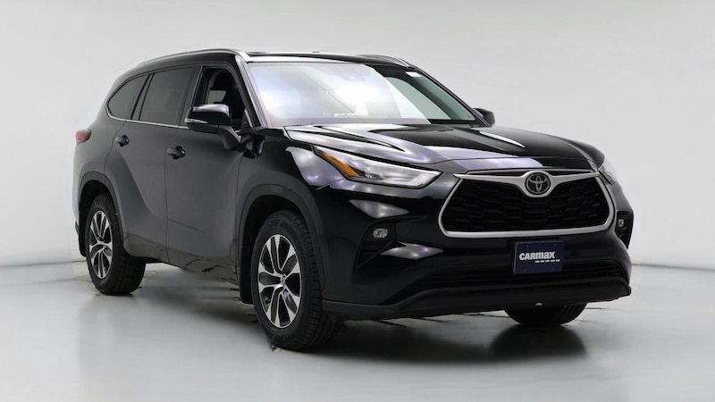 2020 Toyota Highlander XLE Hero Image
