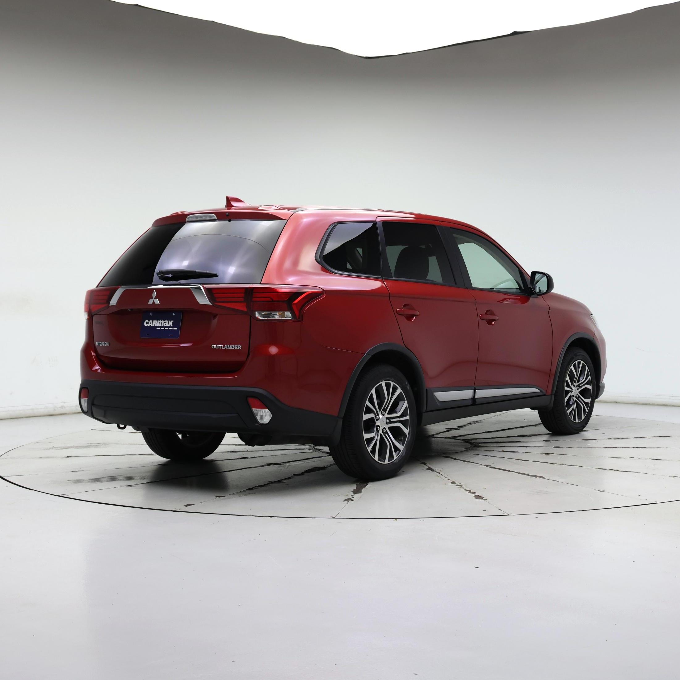 Thumbnail: 2017 Mitsubishi Outlander - 8