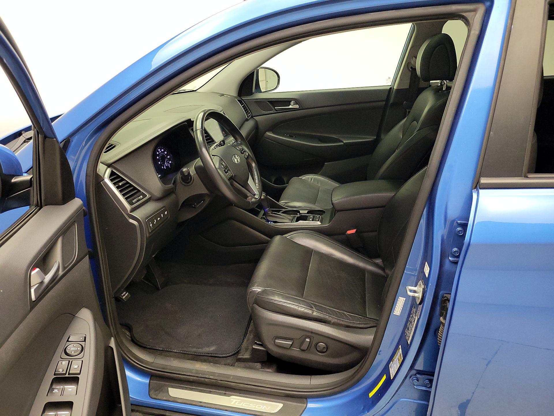 Thumbnail: 2016 Hyundai Tucson - 11