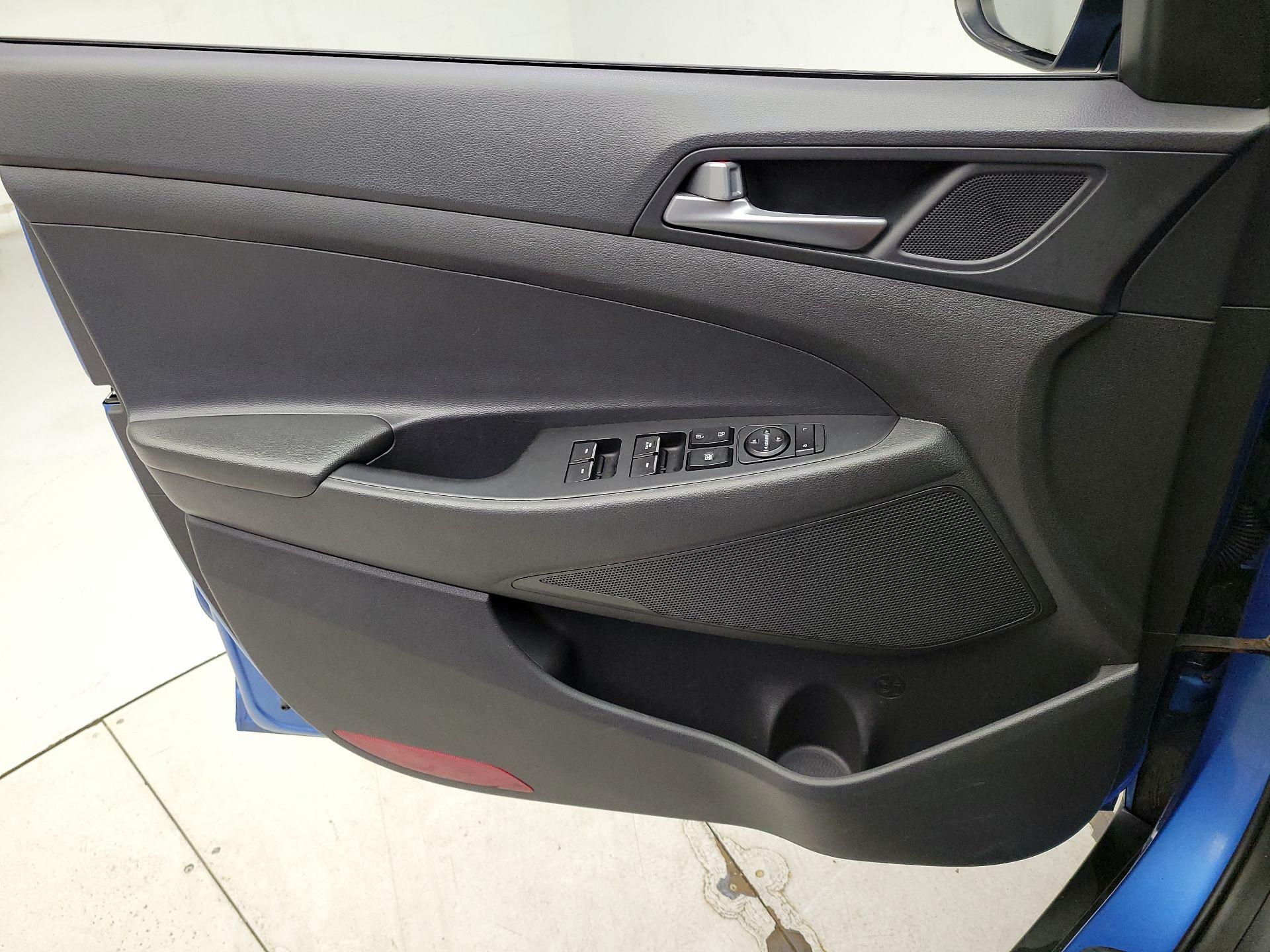 Thumbnail: 2016 Hyundai Tucson - 12