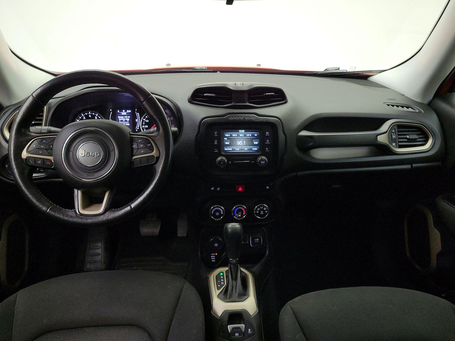 Thumbnail: 2016 Jeep Renegade - 9