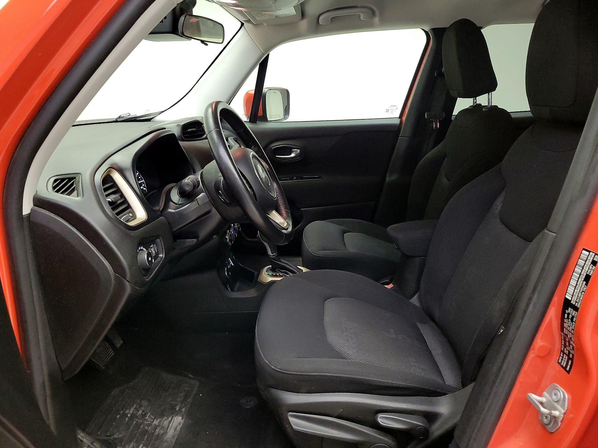 Thumbnail: 2016 Jeep Renegade - 11