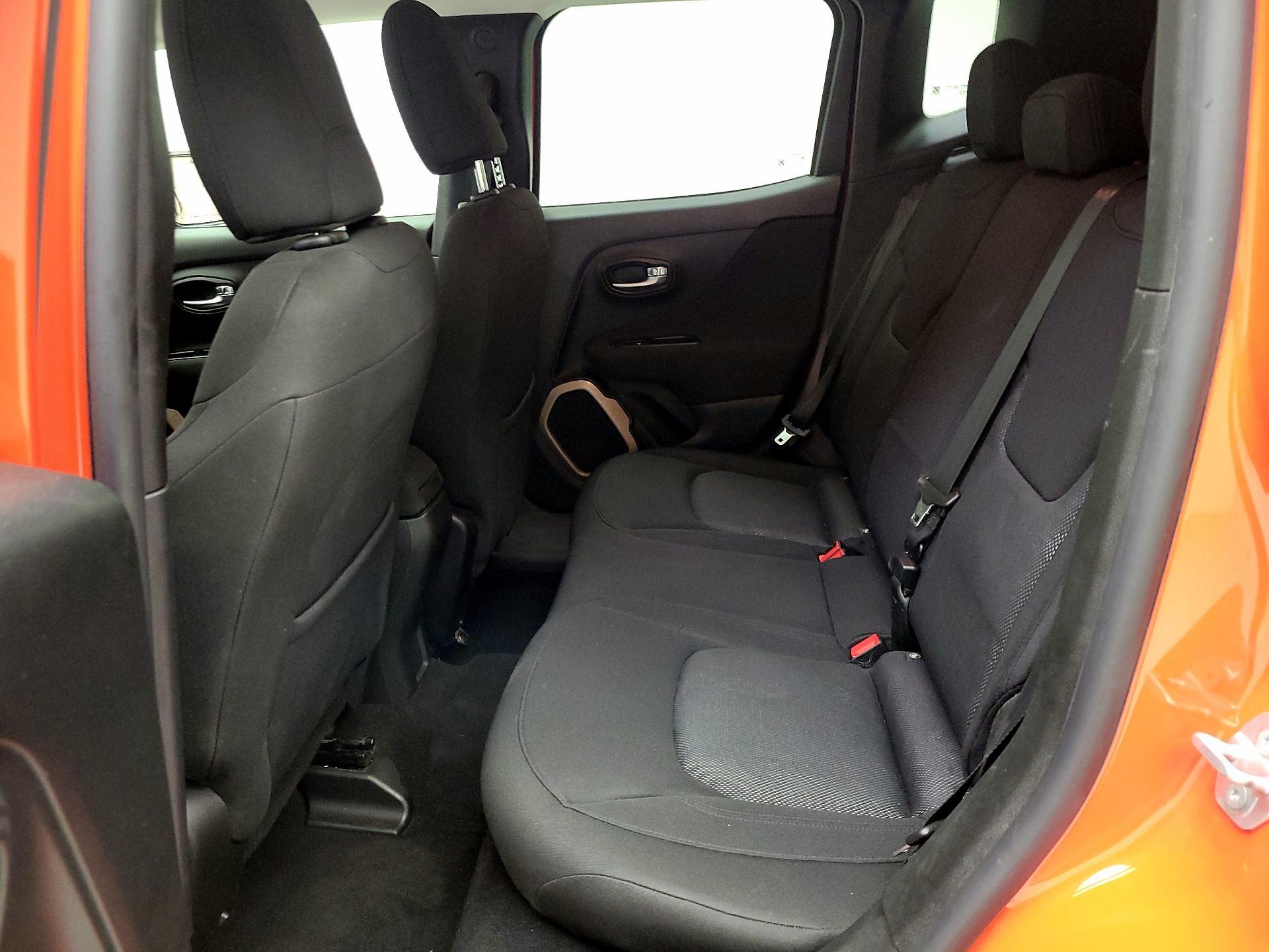 Thumbnail: 2016 Jeep Renegade - 19