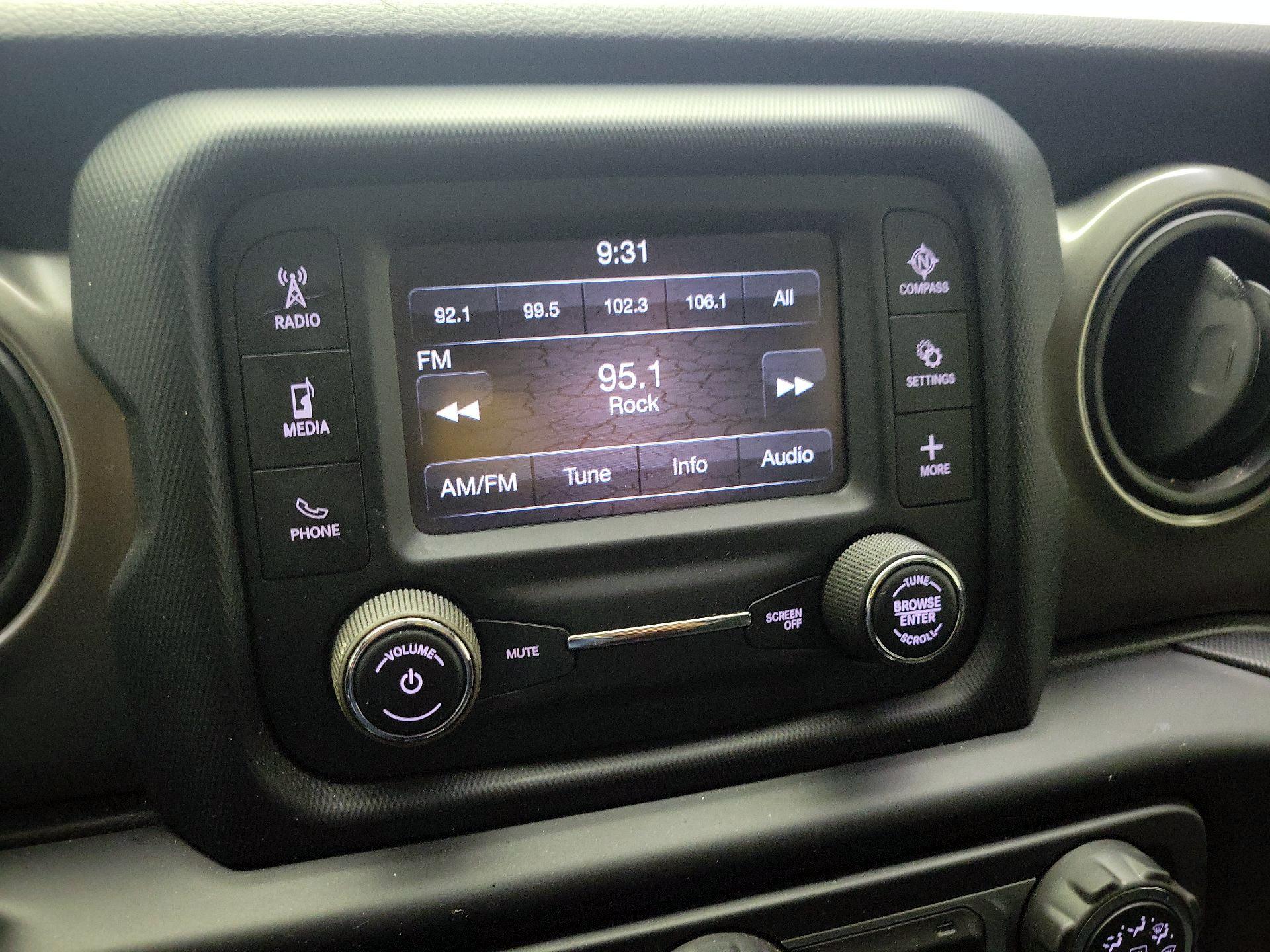 Thumbnail: 2018 Jeep Wrangler - 15