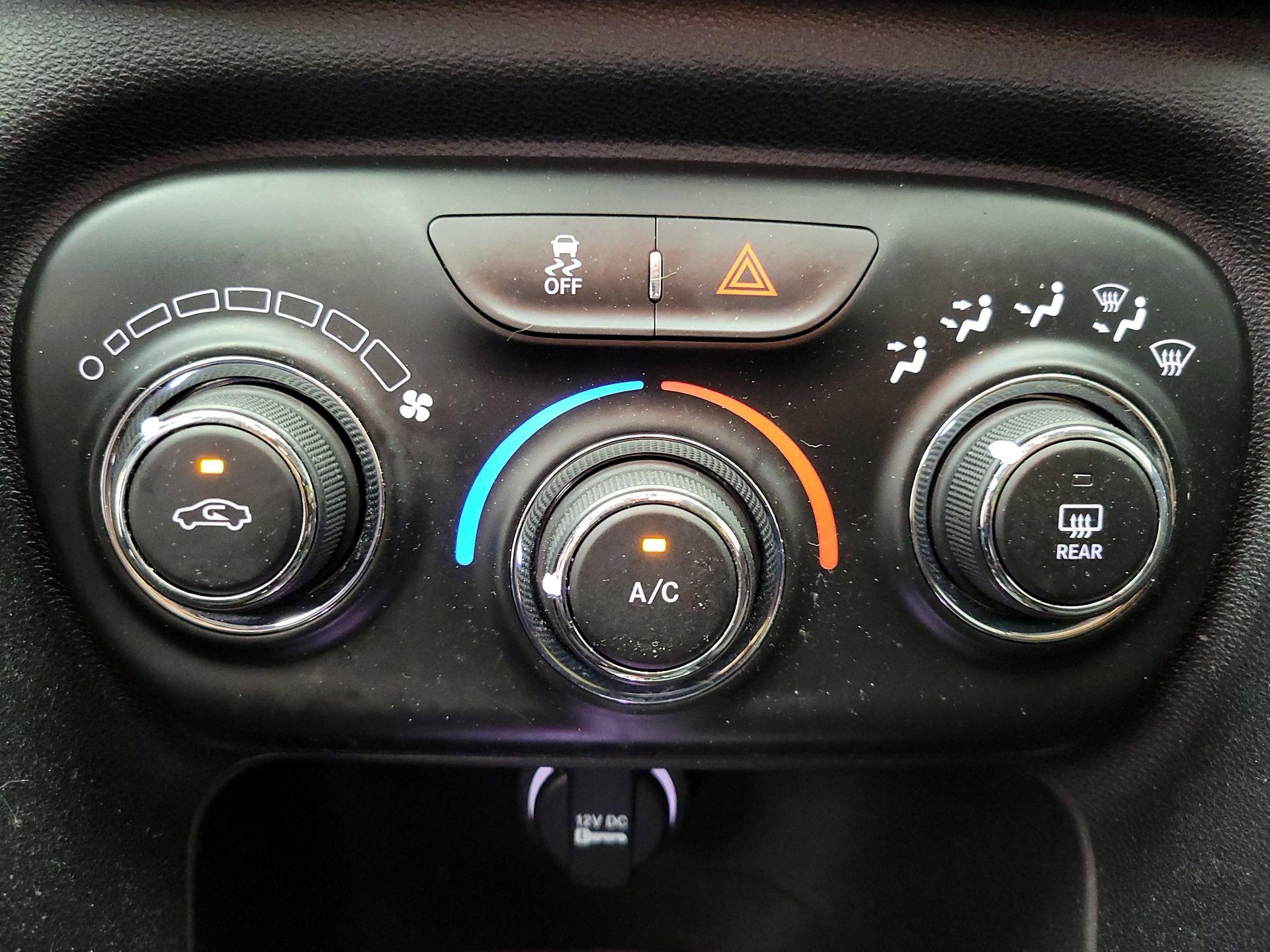 Thumbnail: 2016 Dodge Dart - 15