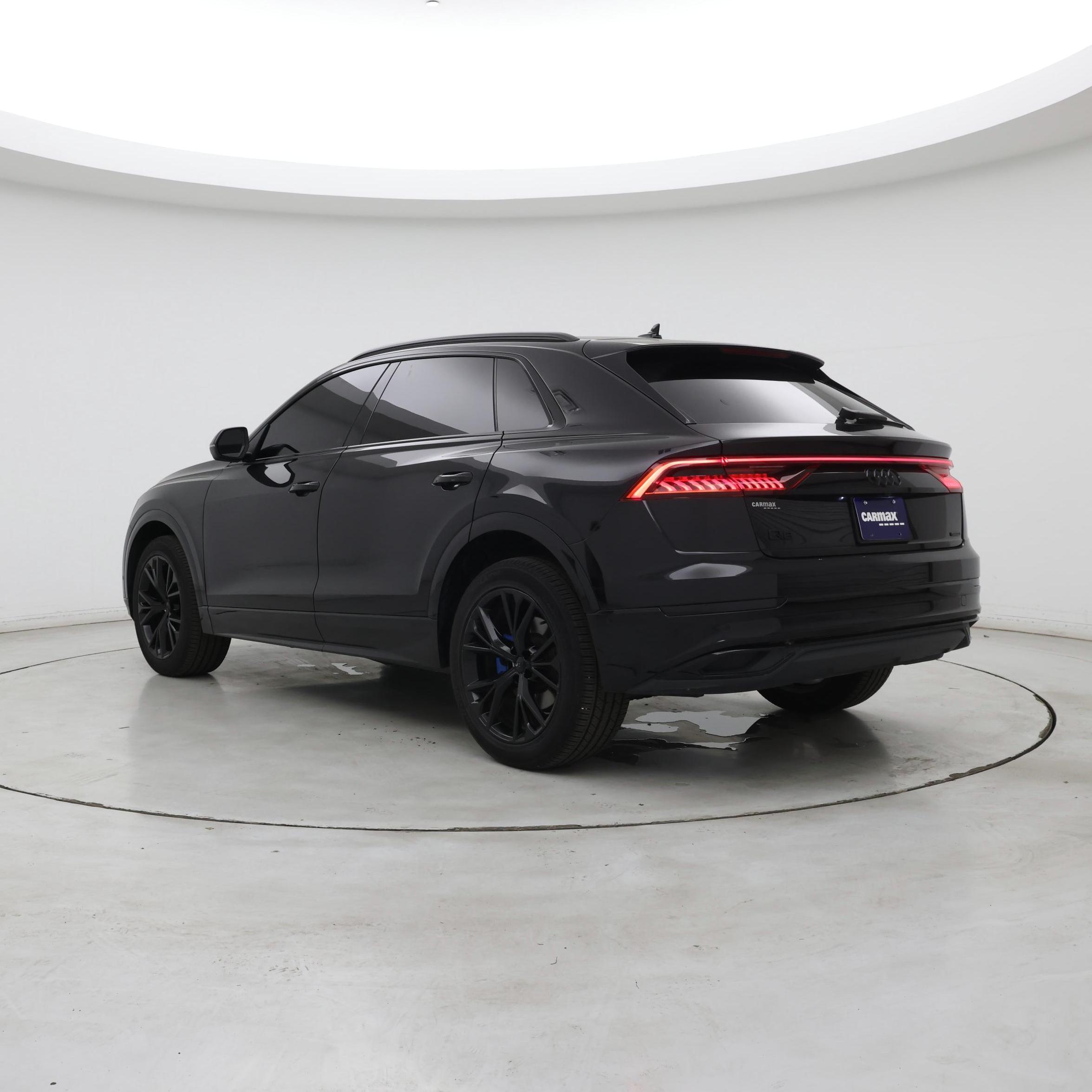Thumbnail: 2021 Audi Q8 - 2