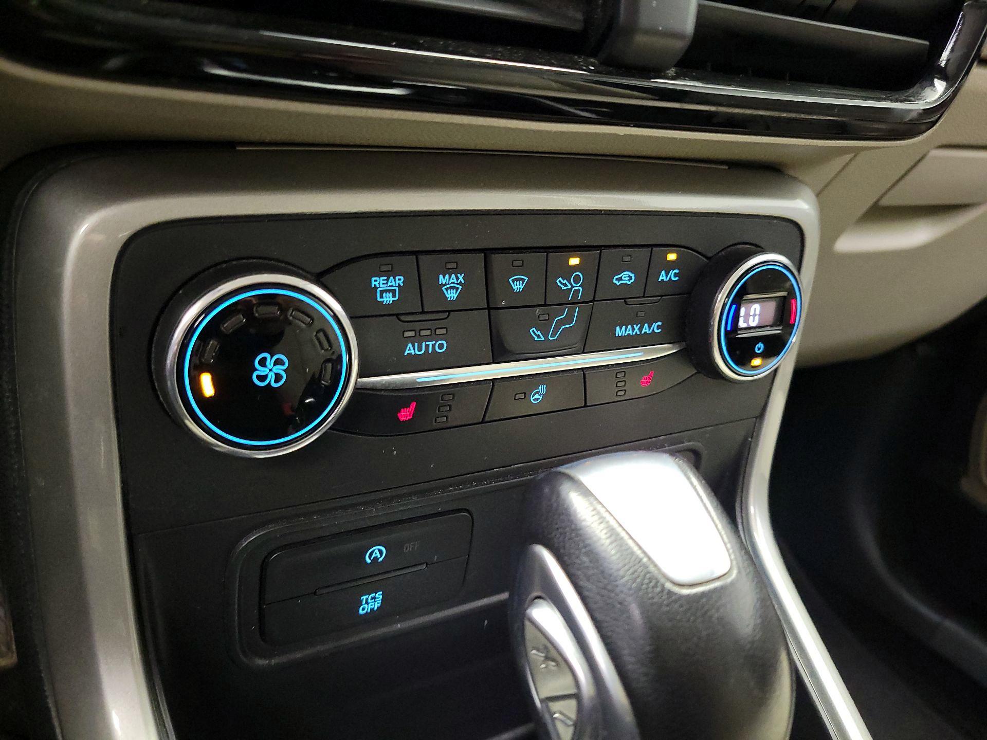 Thumbnail: 2019 Ford EcoSport - 17