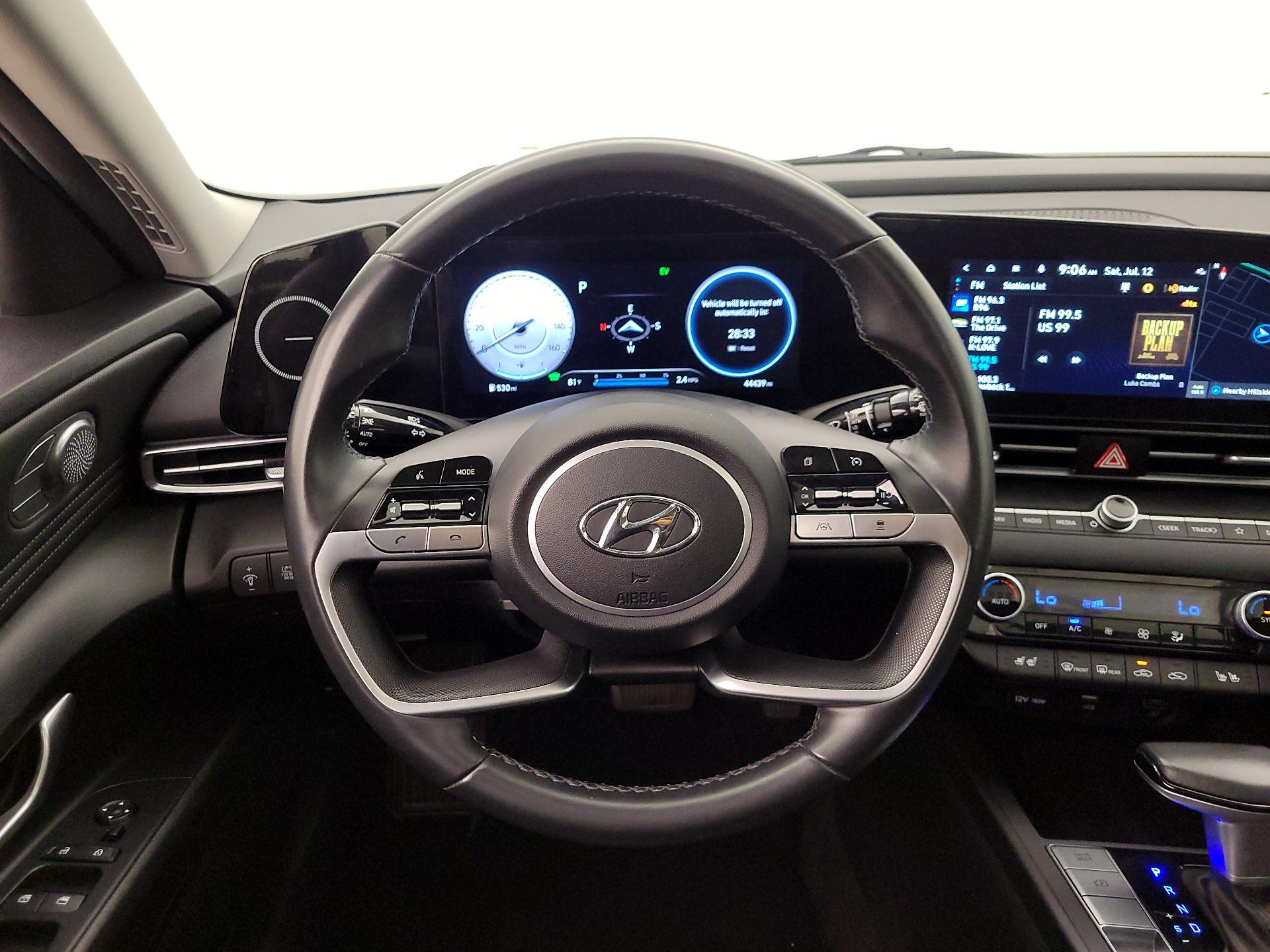 Thumbnail: 2023 Hyundai Elantra - 10