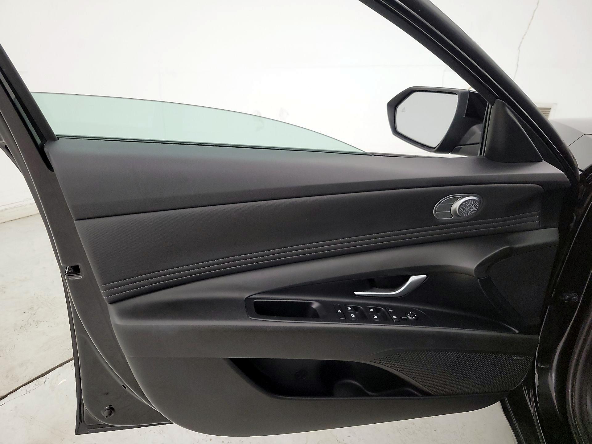 Thumbnail: 2023 Hyundai Elantra - 12
