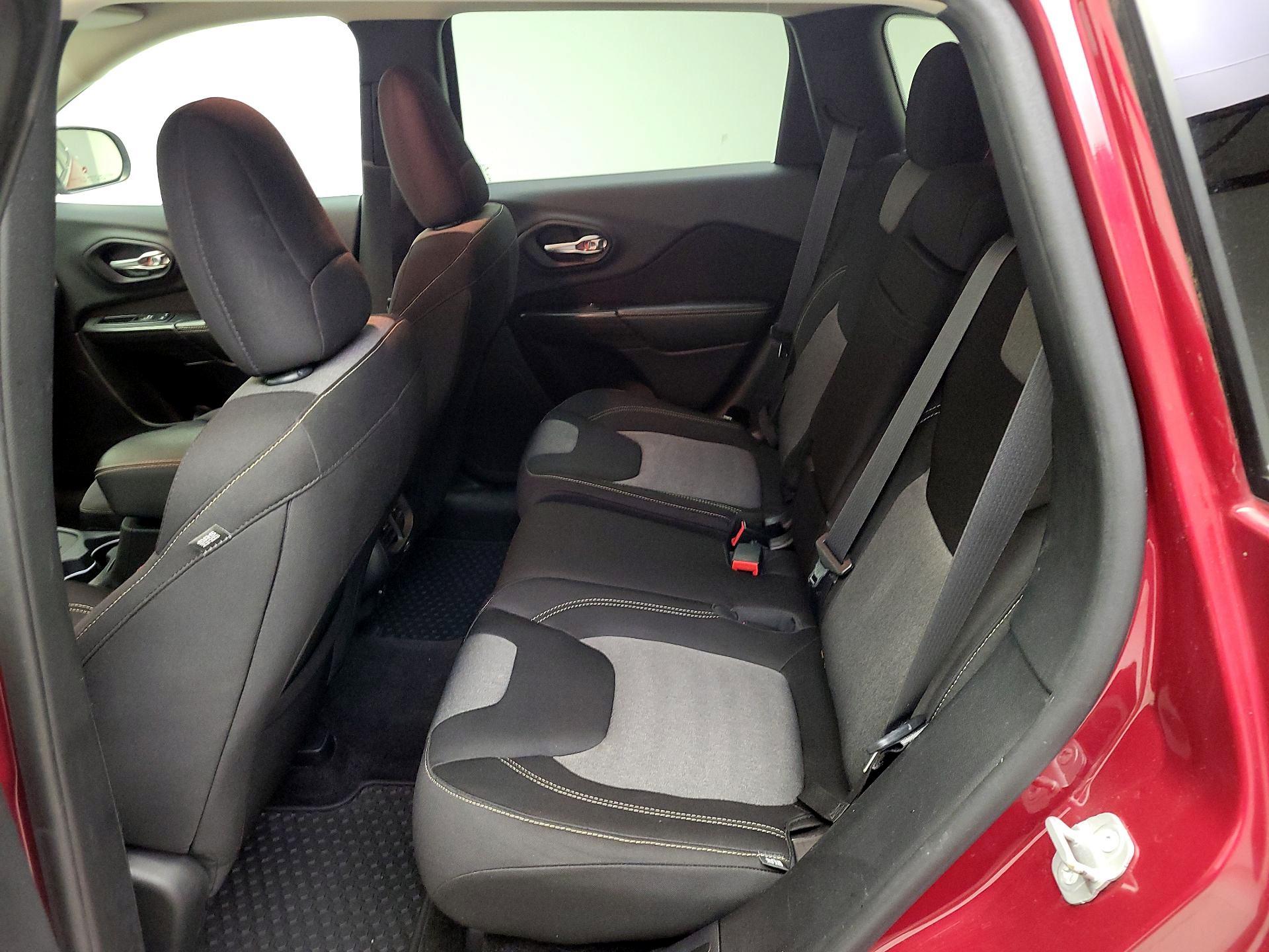 Thumbnail: 2014 Jeep Cherokee - 19