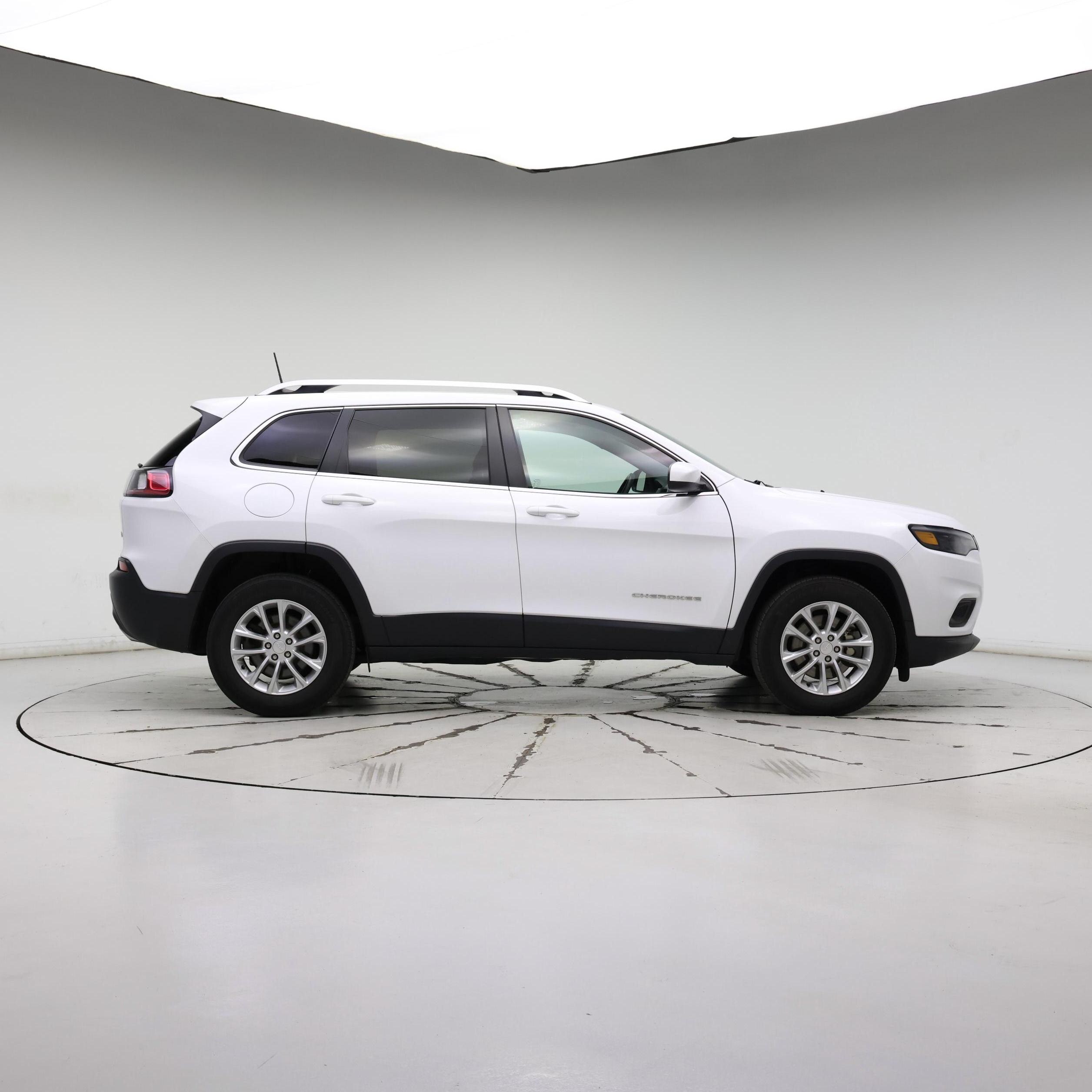 Thumbnail: 2019 Jeep Cherokee - 7