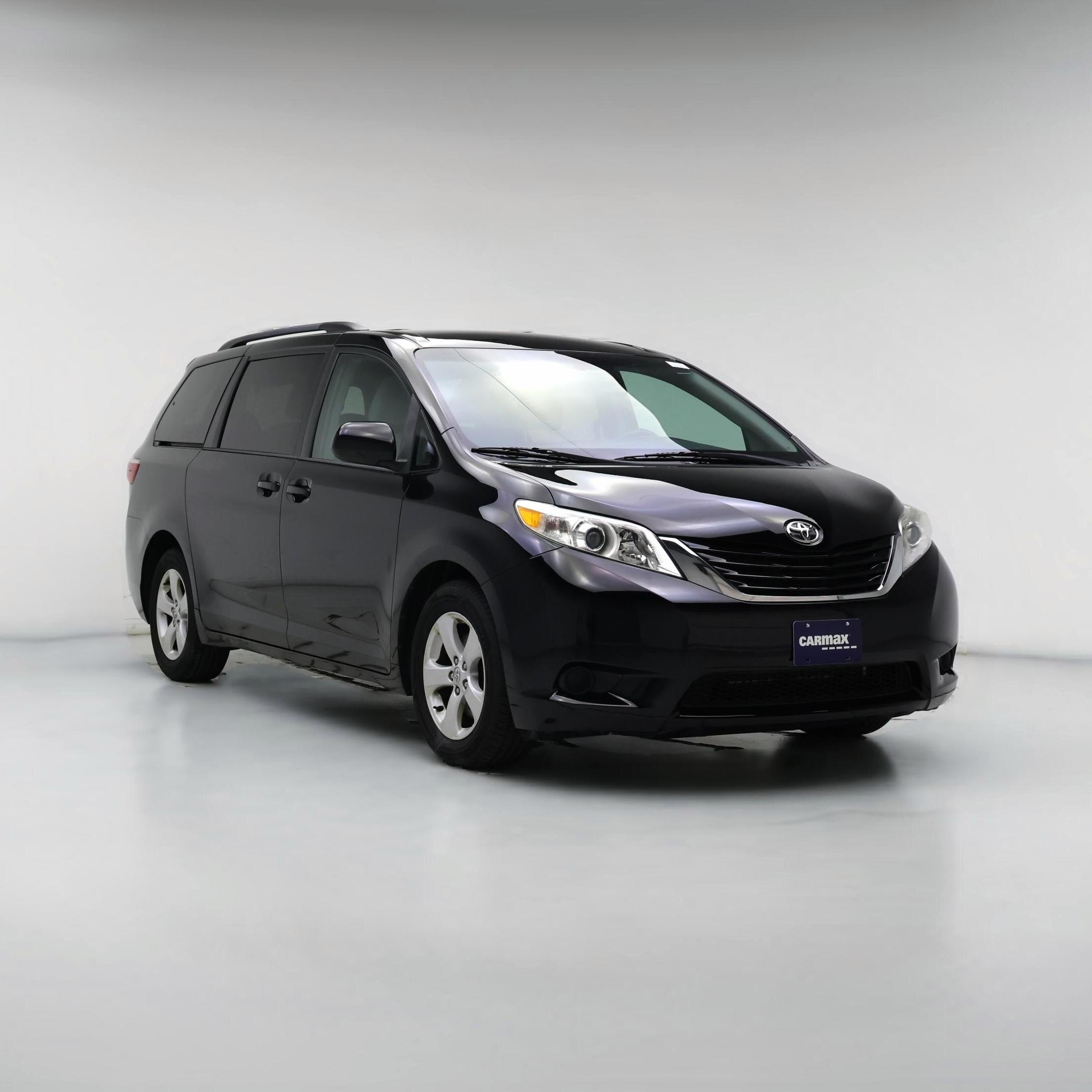 Thumbnail: 2015 Toyota Sienna - 1