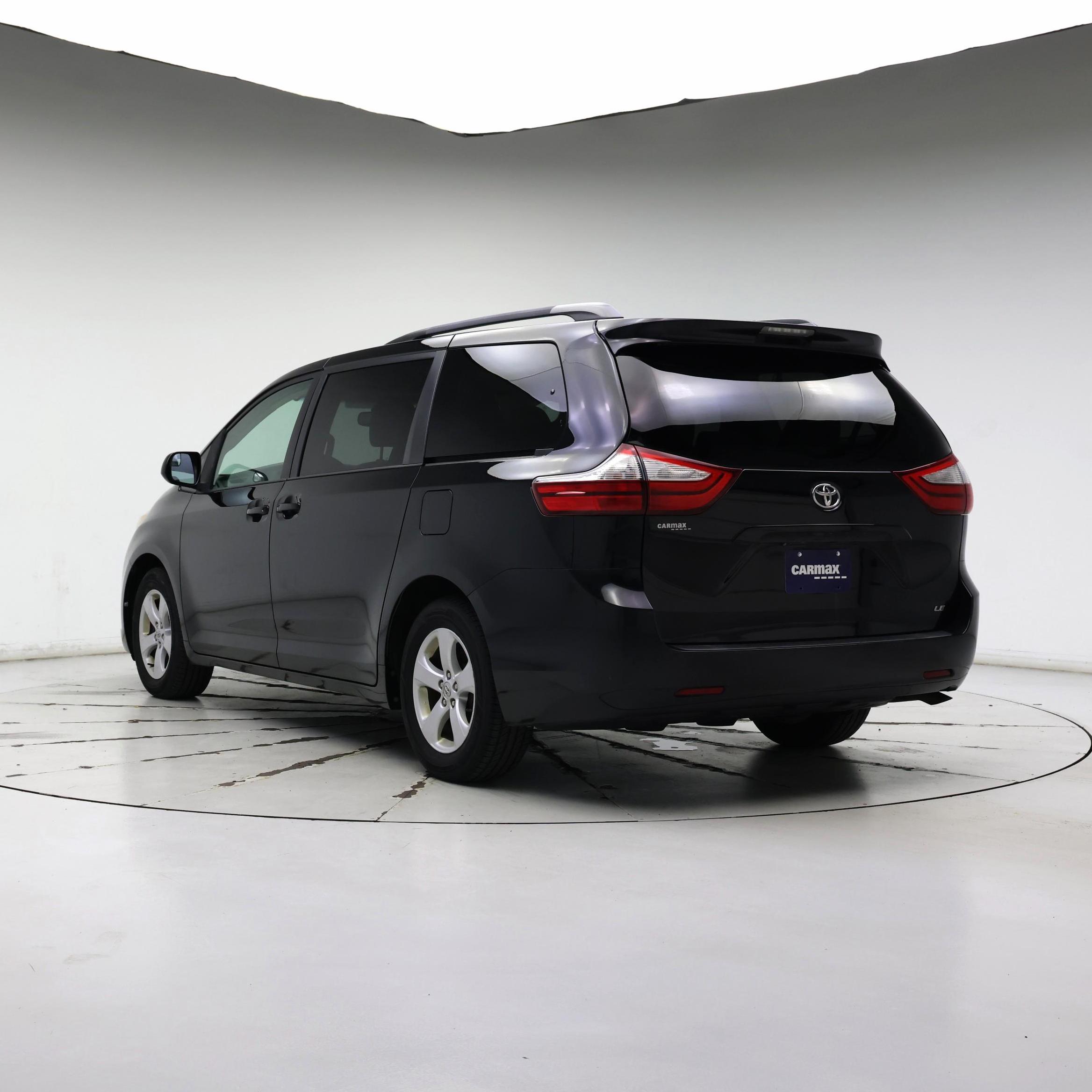Thumbnail: 2015 Toyota Sienna - 2