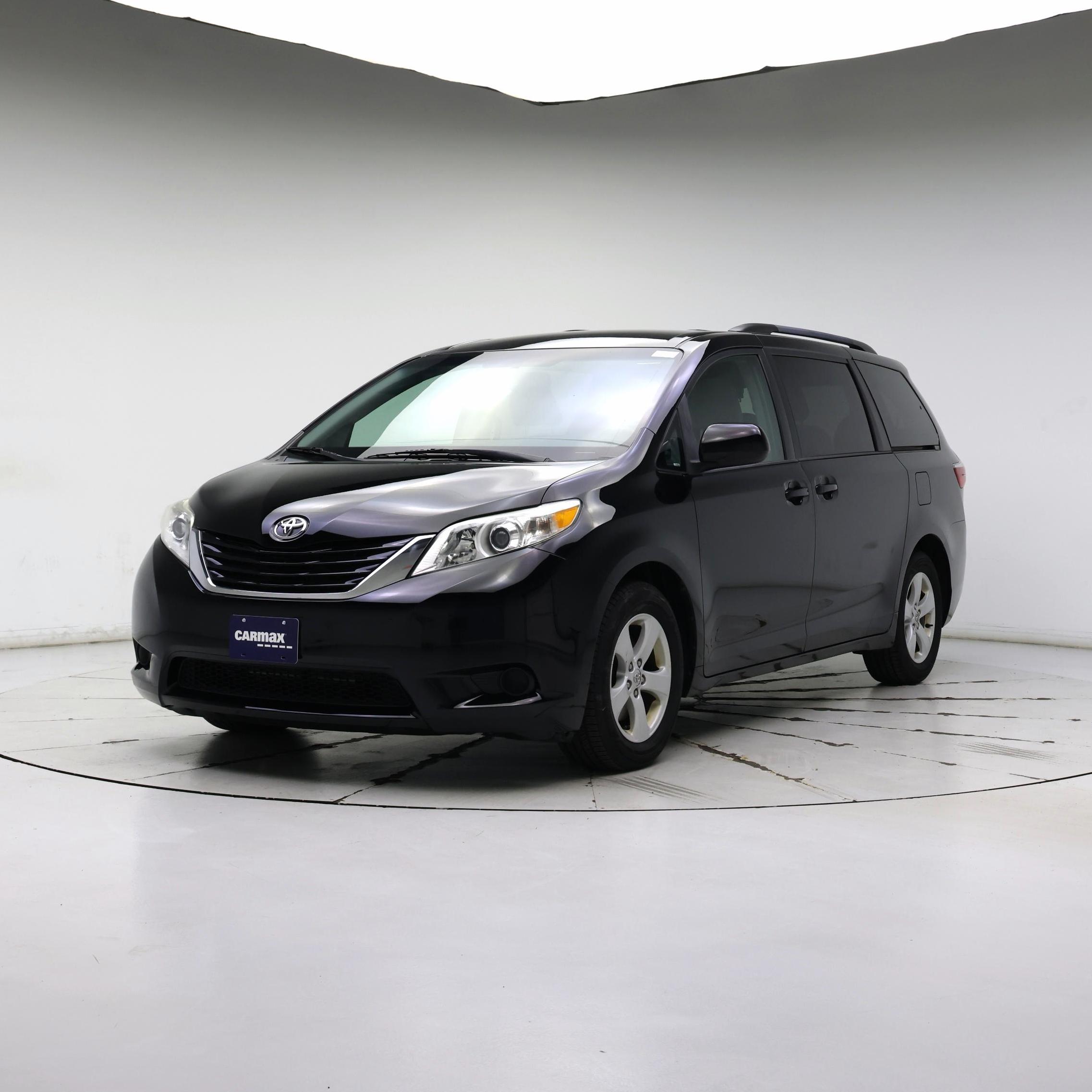 Thumbnail: 2015 Toyota Sienna - 4