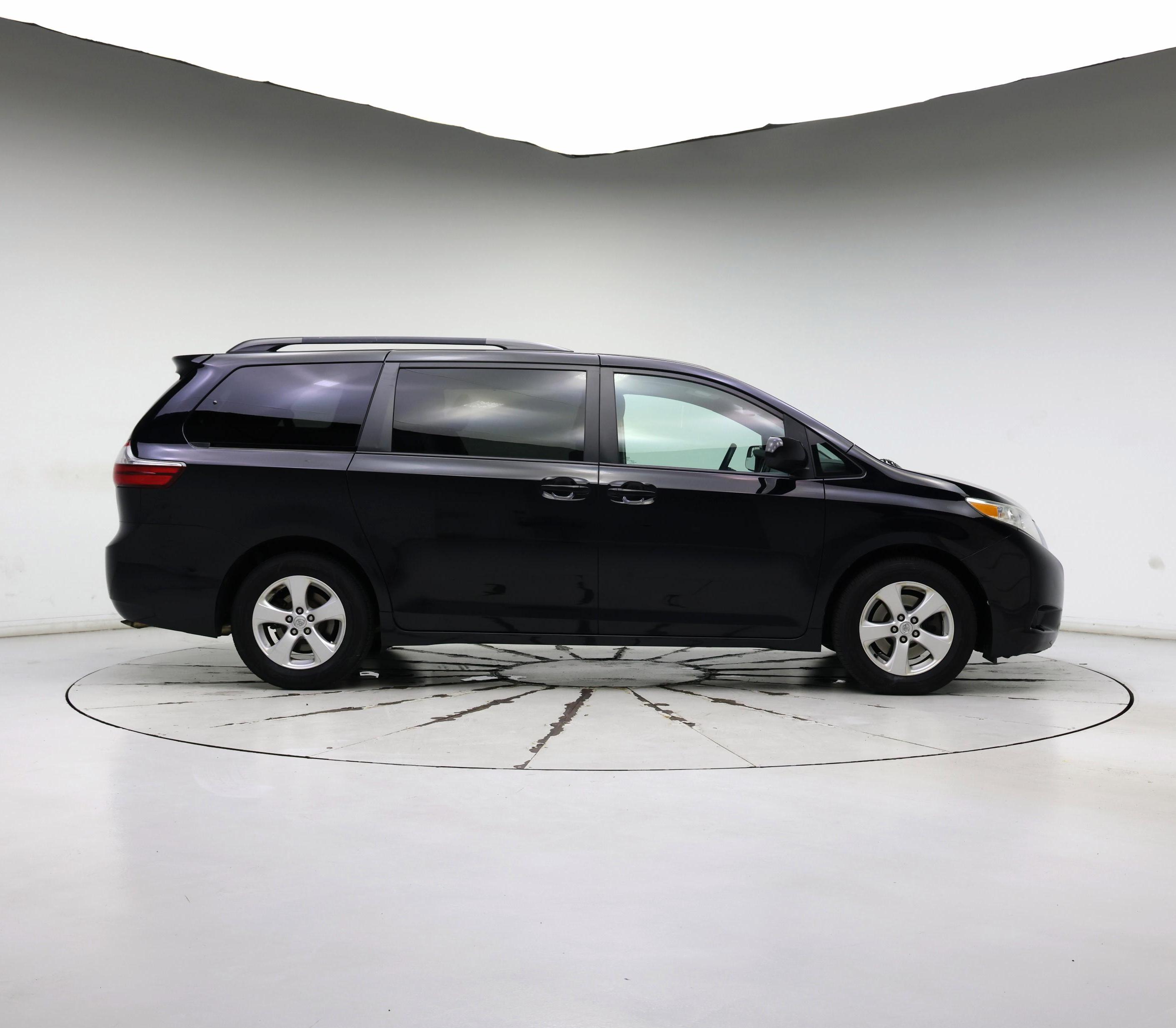 Thumbnail: 2015 Toyota Sienna - 7