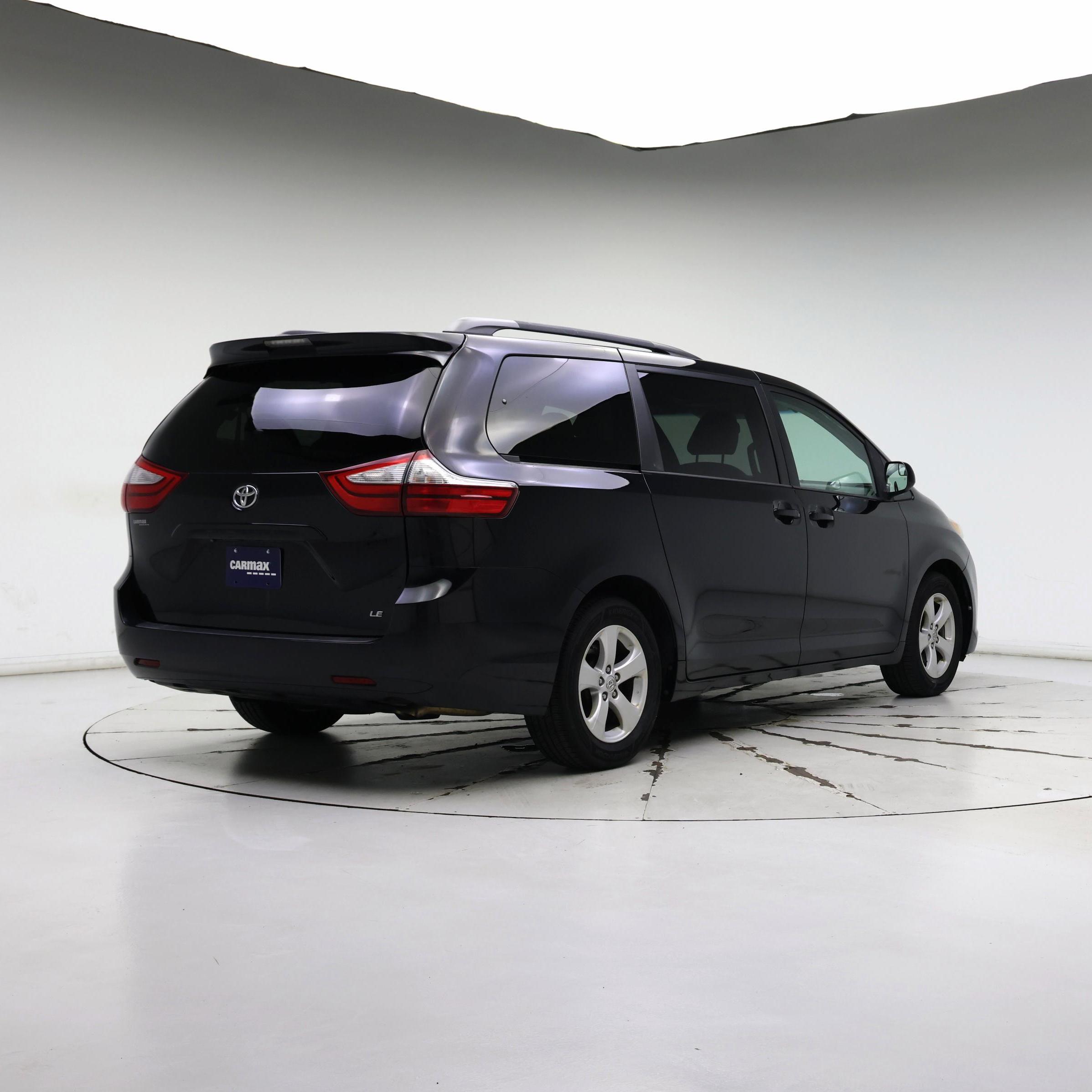 Thumbnail: 2015 Toyota Sienna - 8