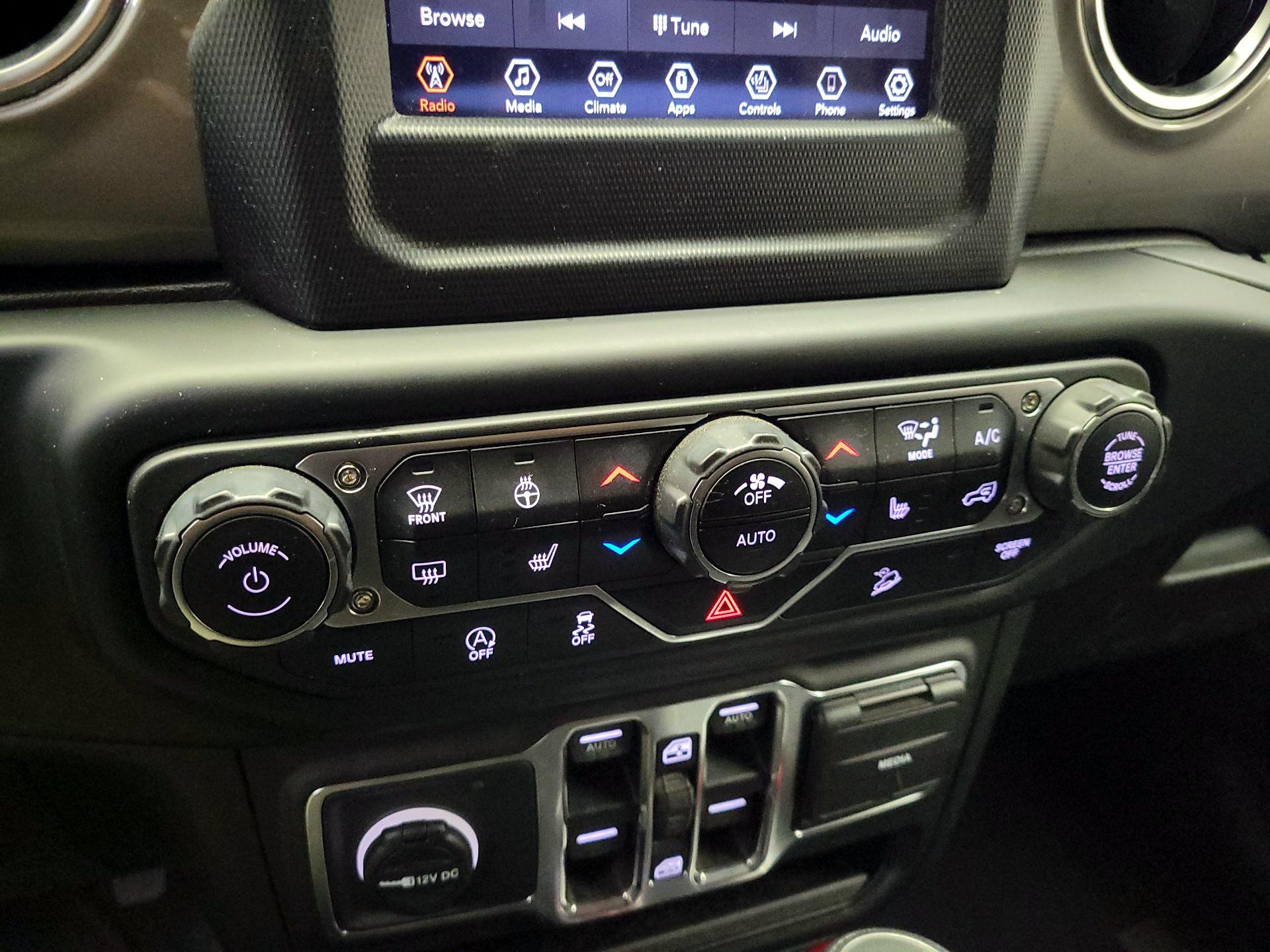 Thumbnail: 2019 Jeep Wrangler - 16