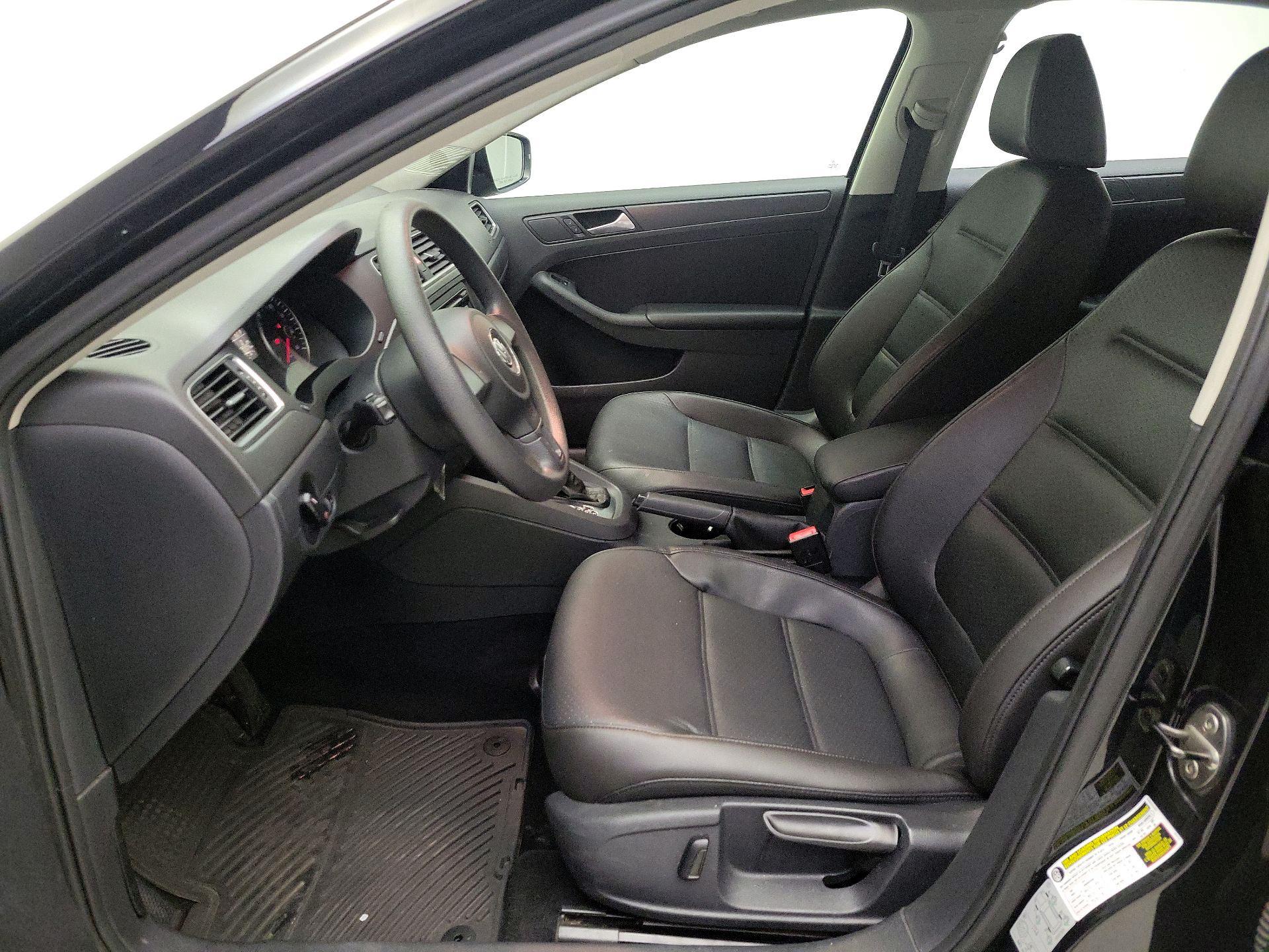 Thumbnail: 2014 Volkswagen Jetta - 11