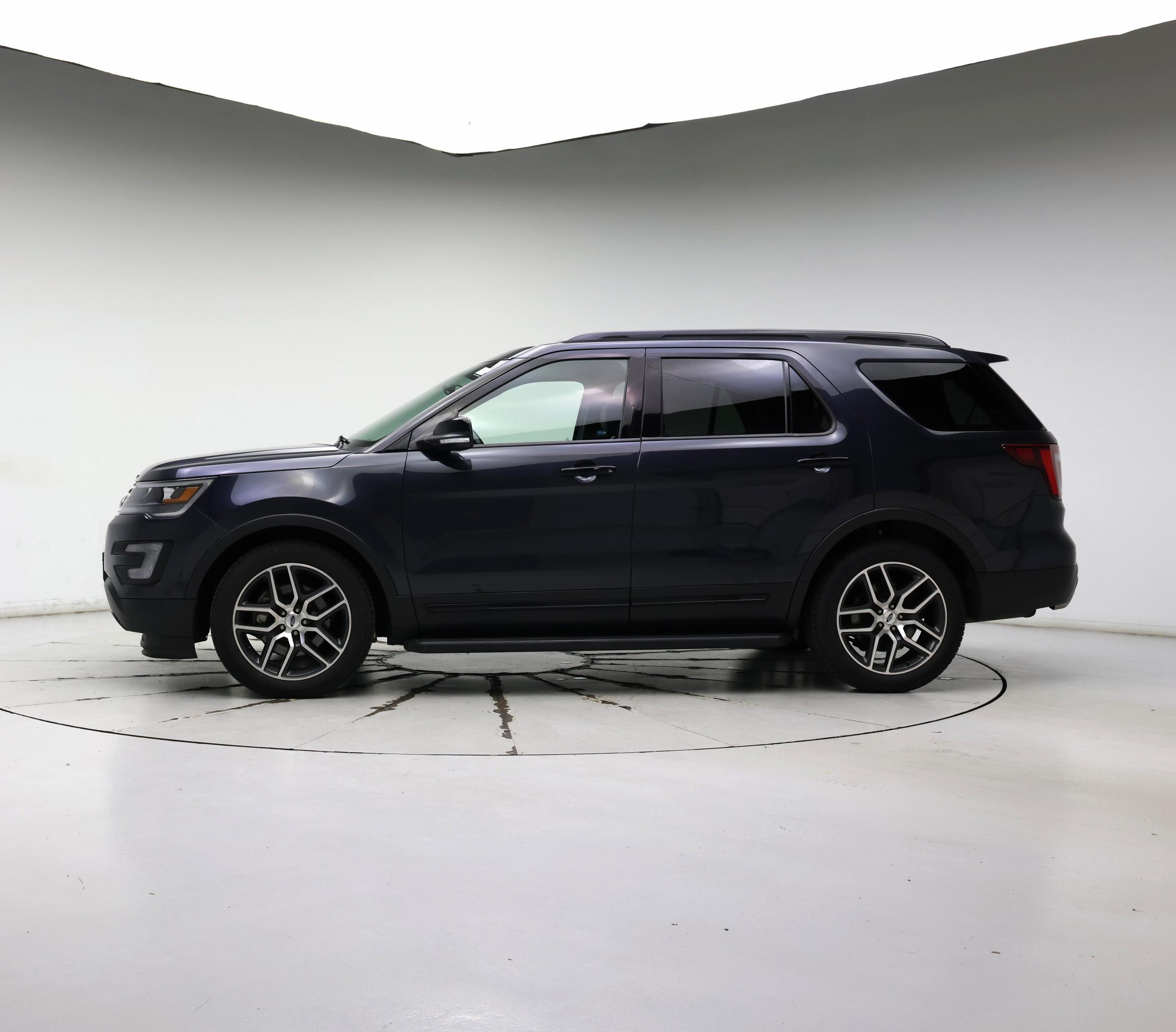 Thumbnail: 2017 Ford Explorer - 3