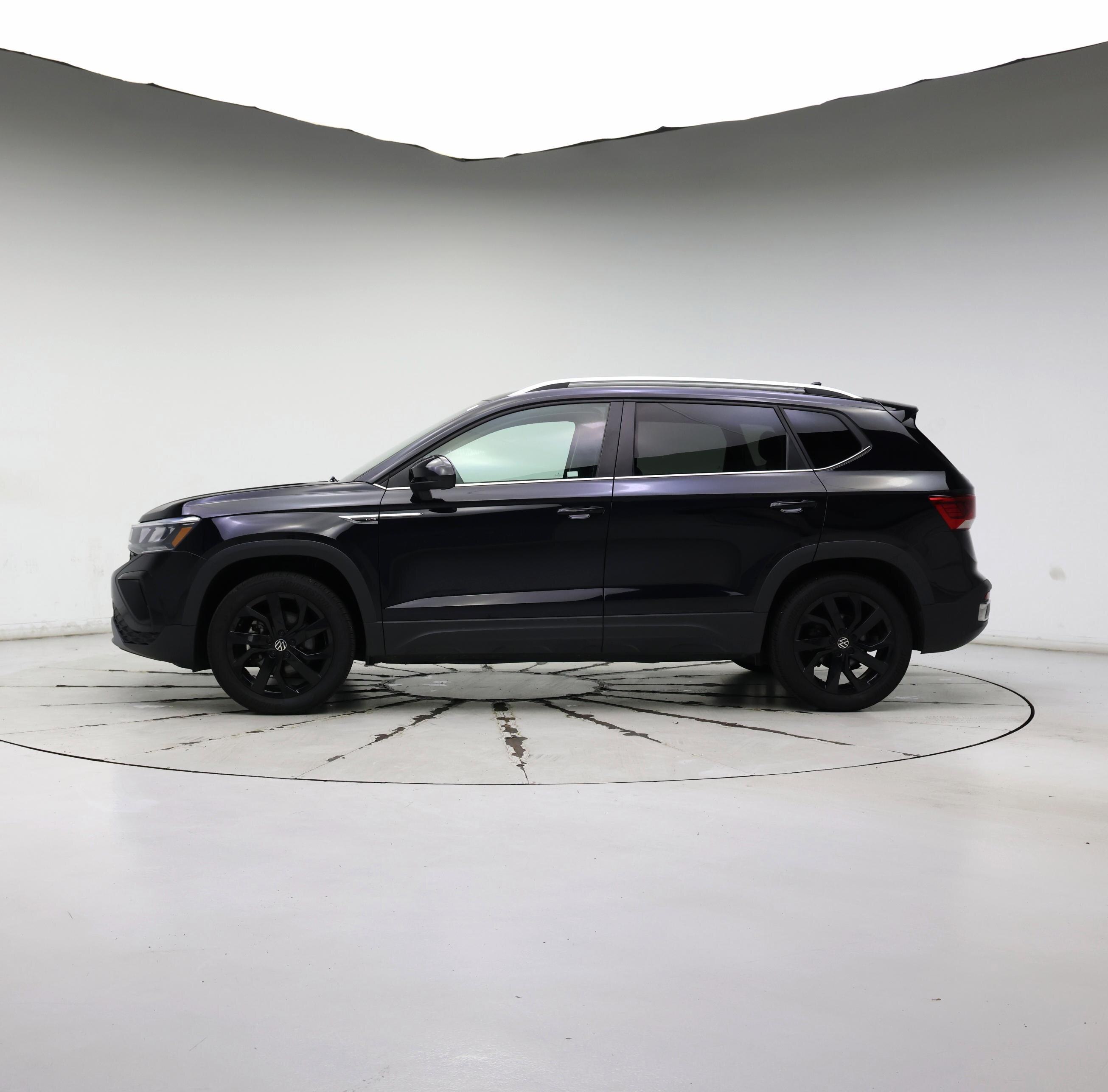 Thumbnail: 2022 Volkswagen Taos - 3