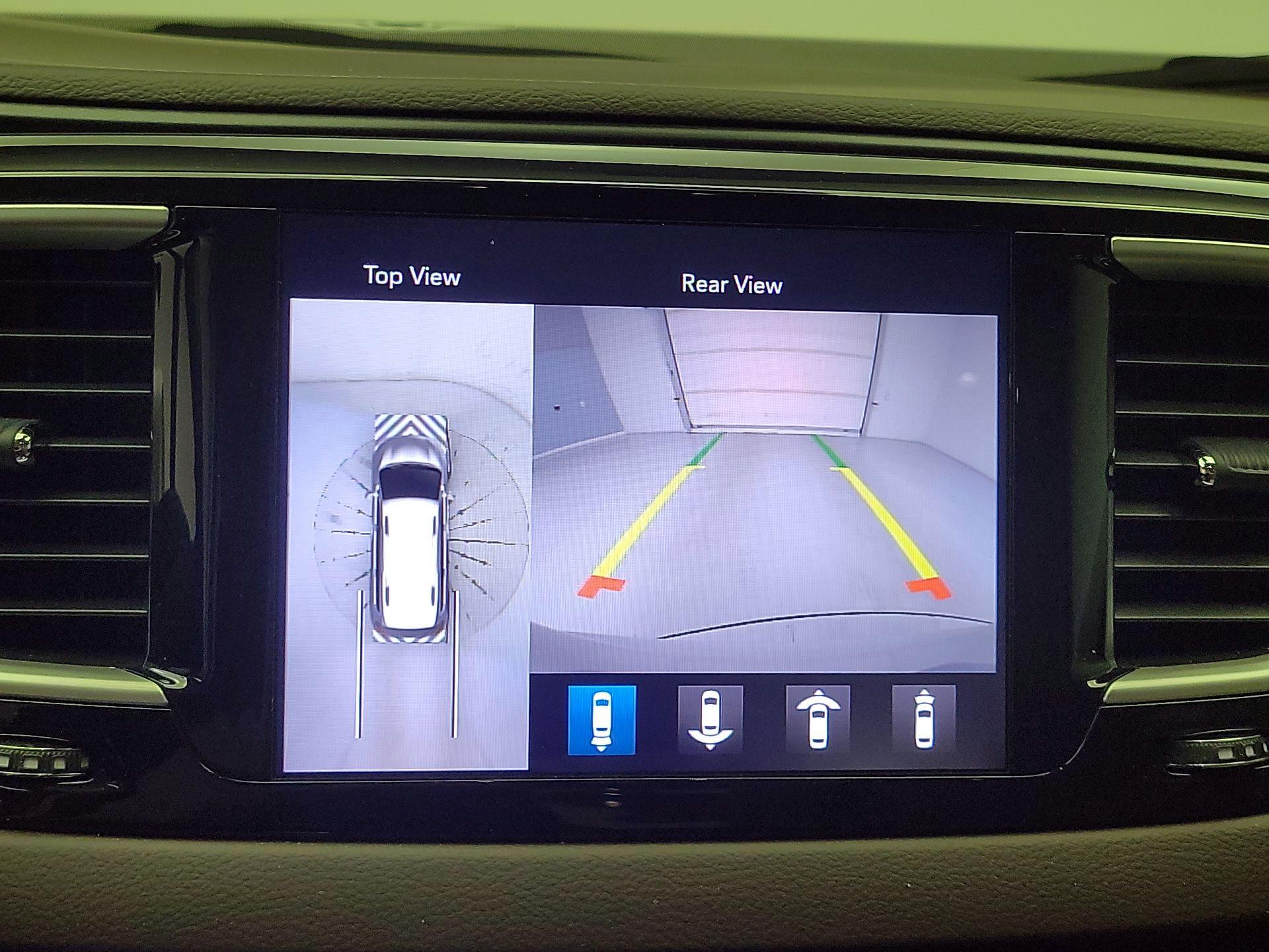 Thumbnail: 2020 Chrysler Pacifica - 15