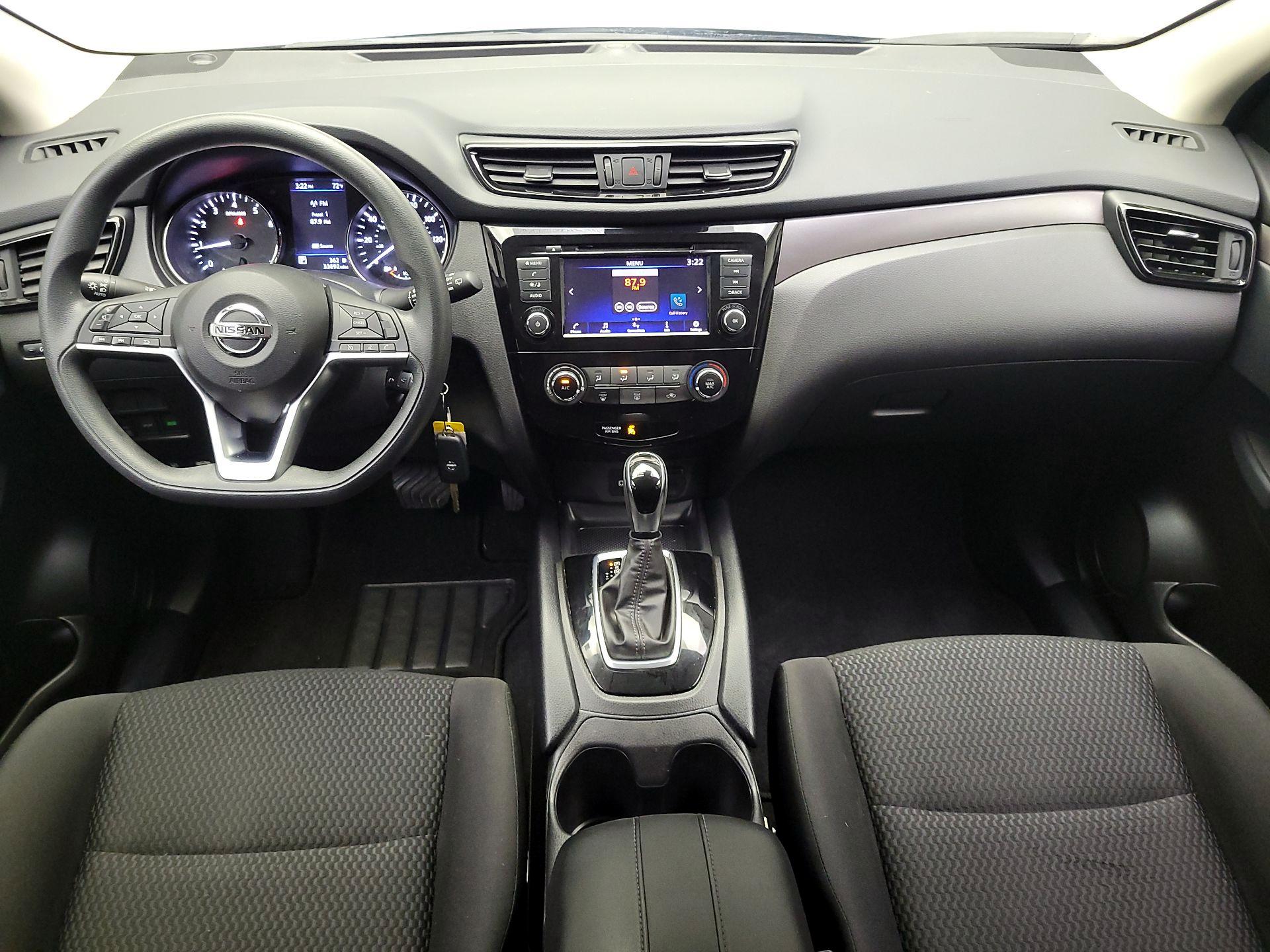 Thumbnail: 2020 Nissan Rogue Sport - 9