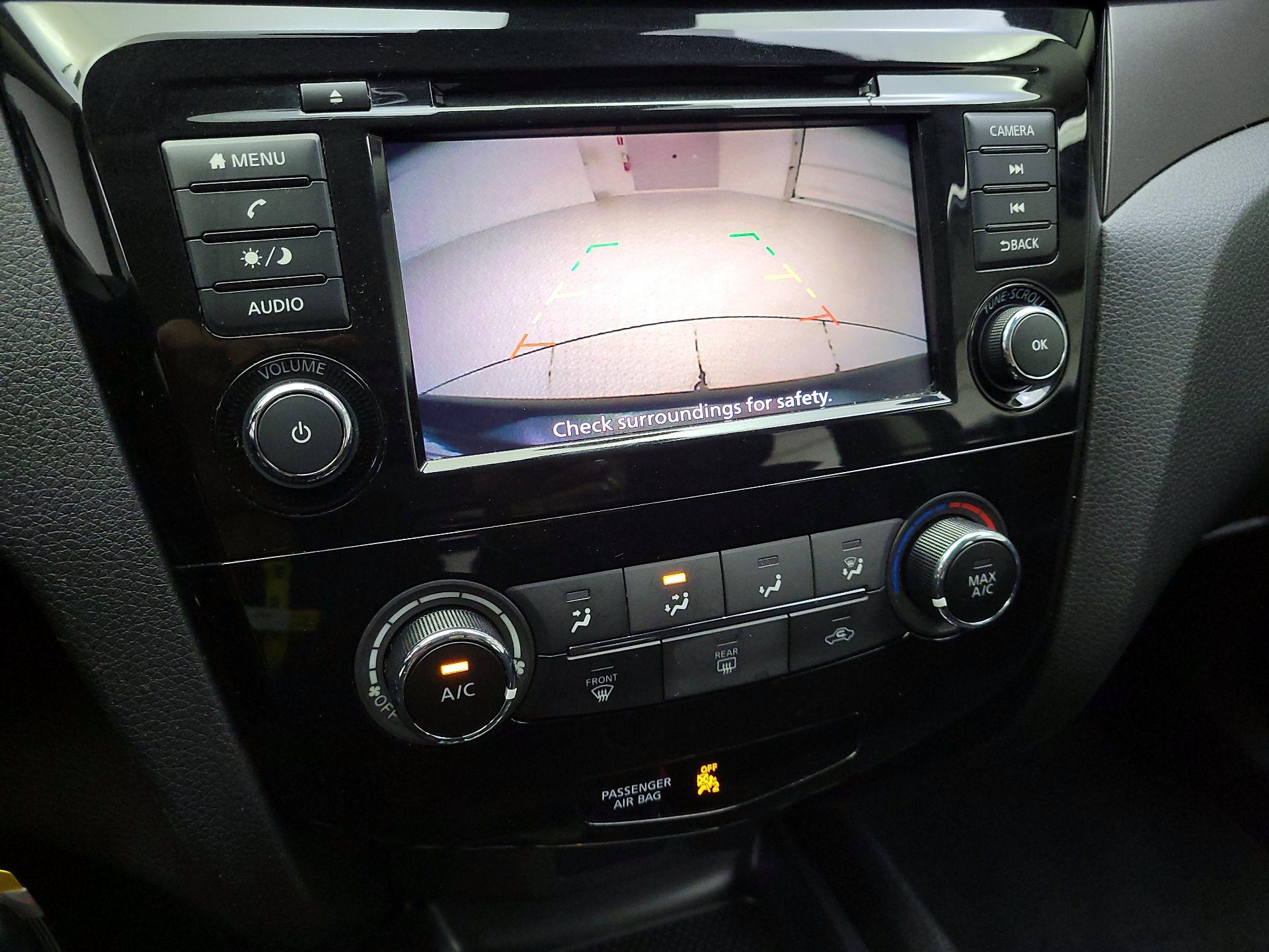 Thumbnail: 2020 Nissan Rogue Sport - 14