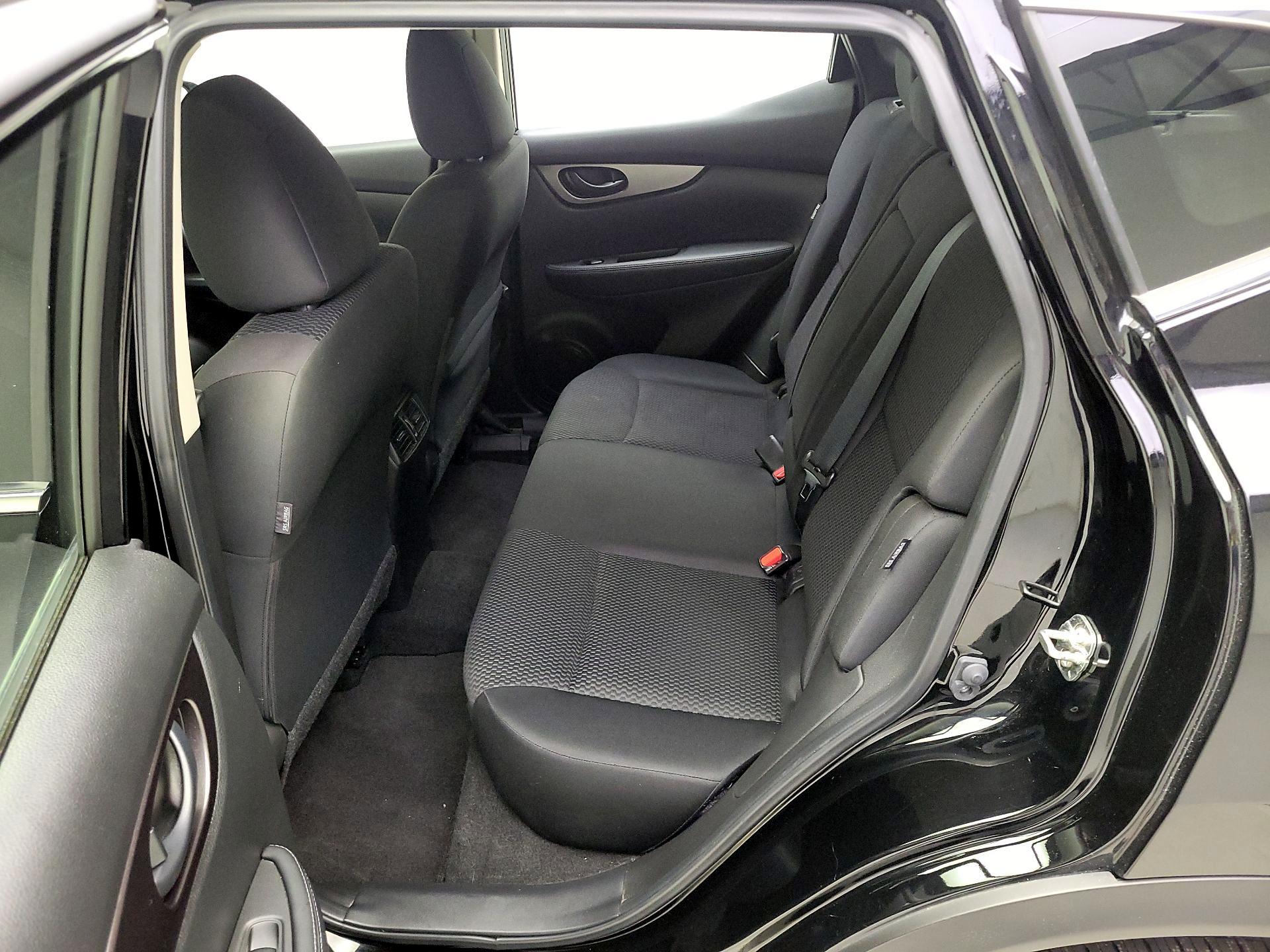 Thumbnail: 2020 Nissan Rogue Sport - 19