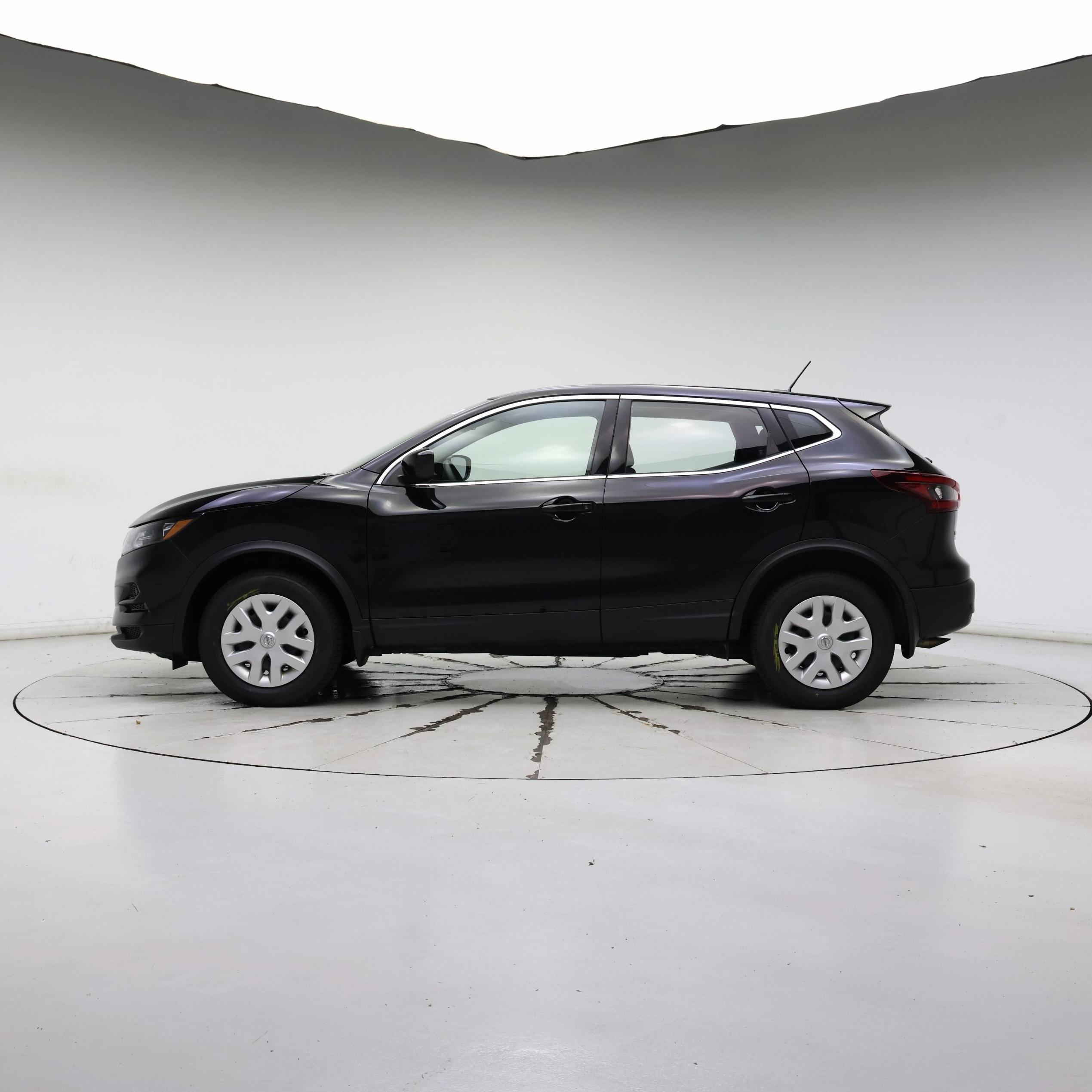 Thumbnail: 2020 Nissan Rogue Sport - 3