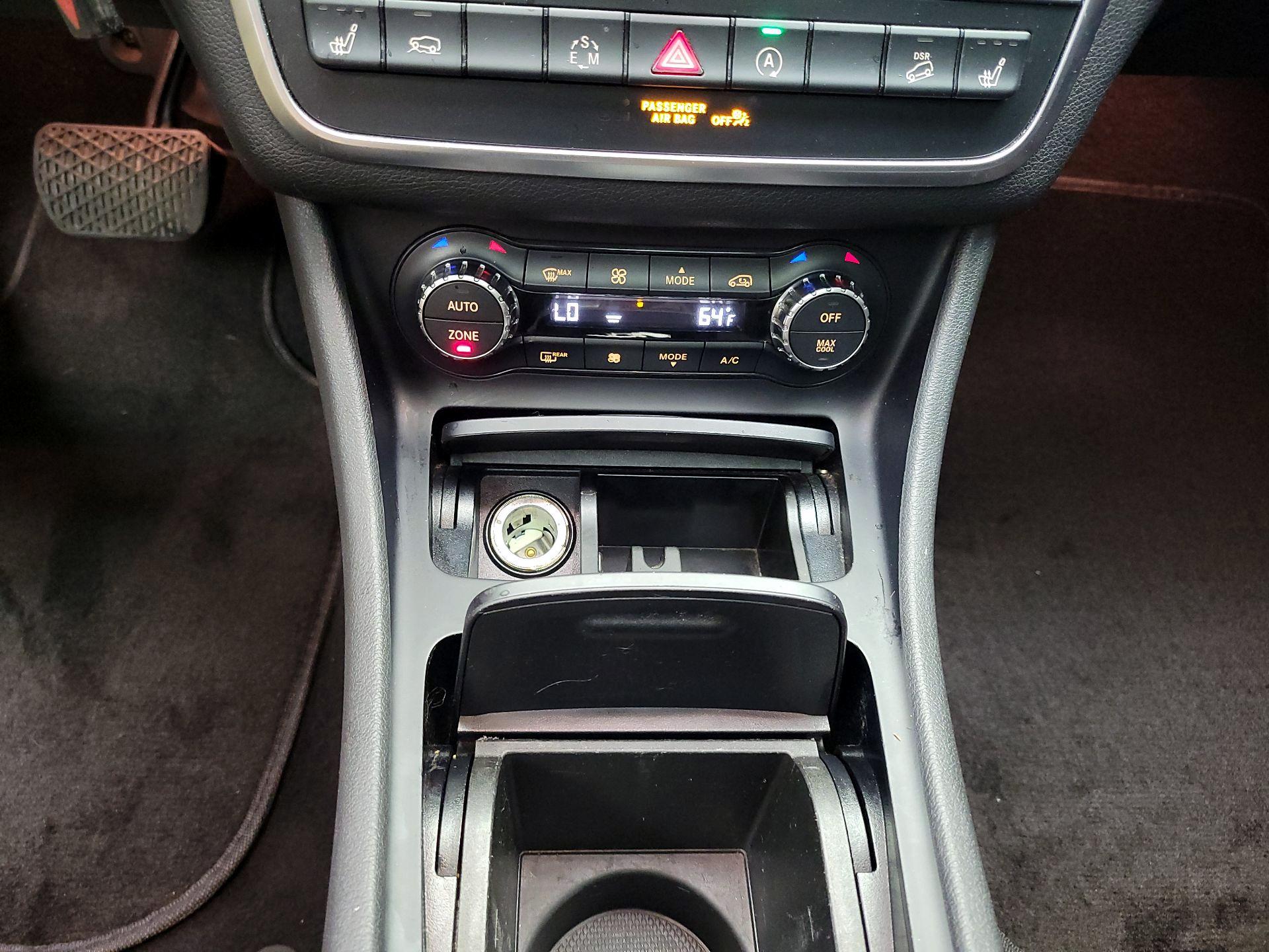 Thumbnail: 2015 Mercedes-Benz GLA - 17