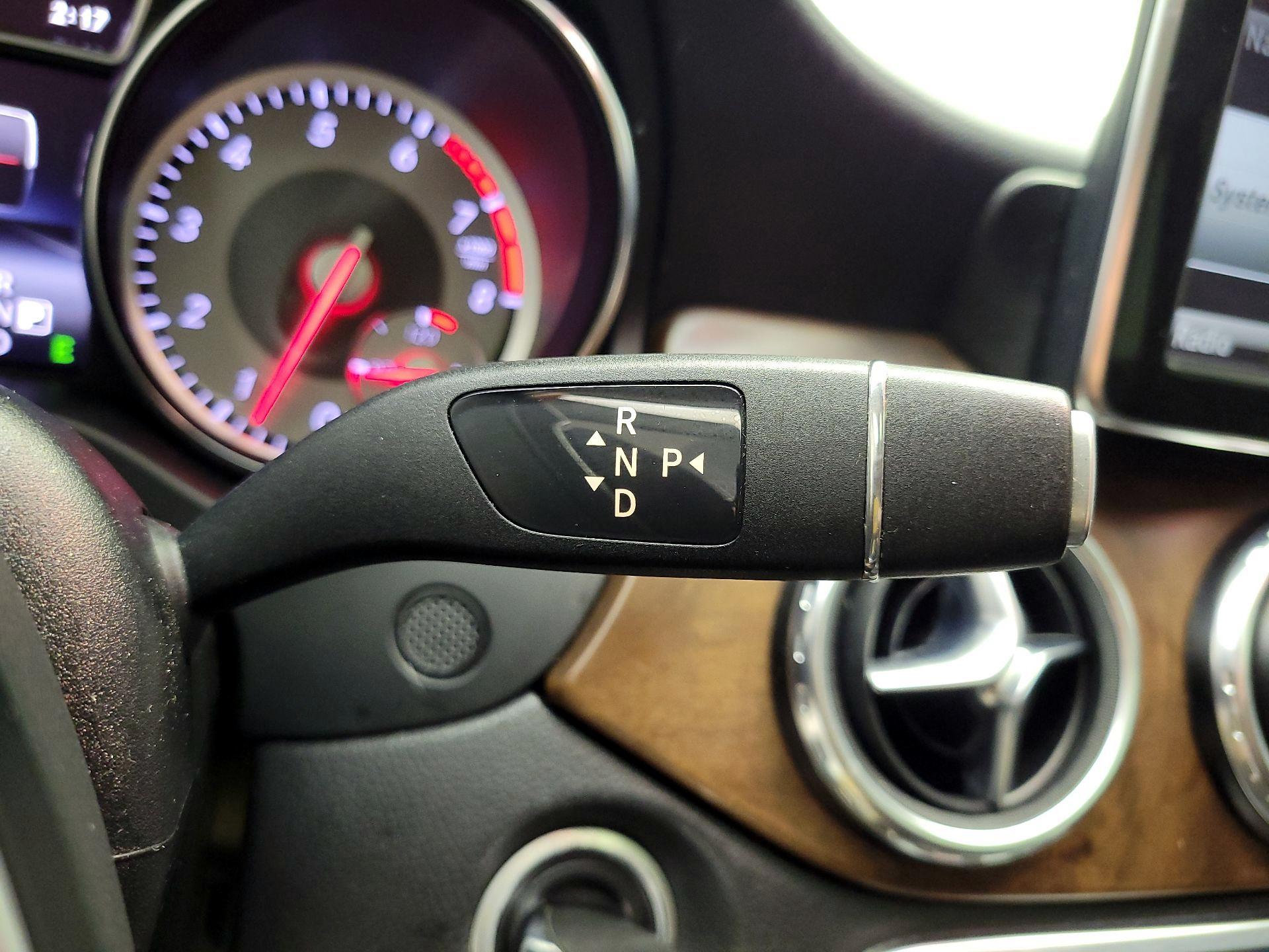 Thumbnail: 2015 Mercedes-Benz GLA - 18