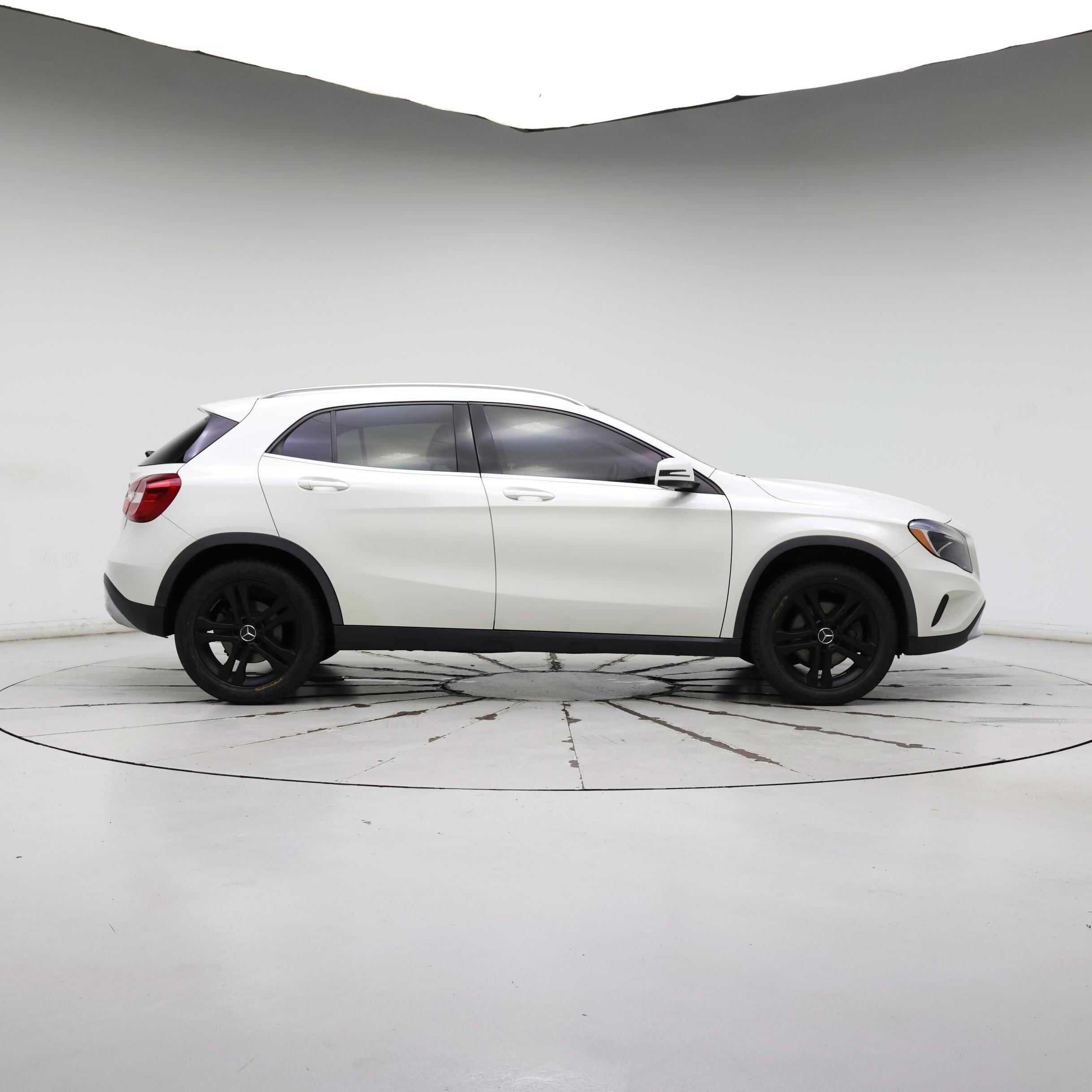 Thumbnail: 2015 Mercedes-Benz GLA - 7