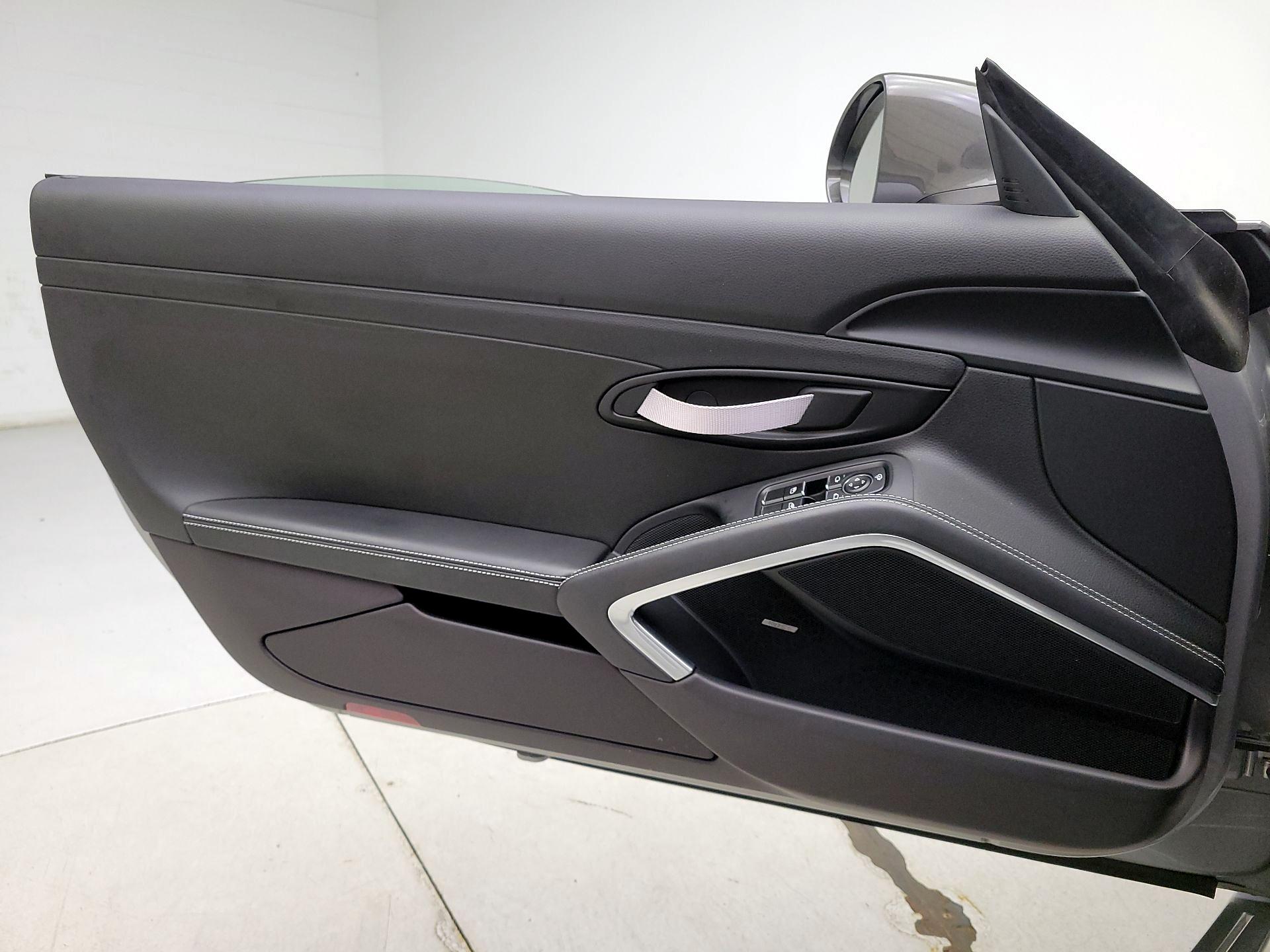 Thumbnail: 2022 Porsche 718 Cayman - 12