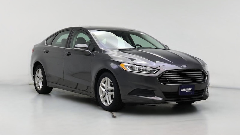 2016 Ford Fusion SE Hero Image